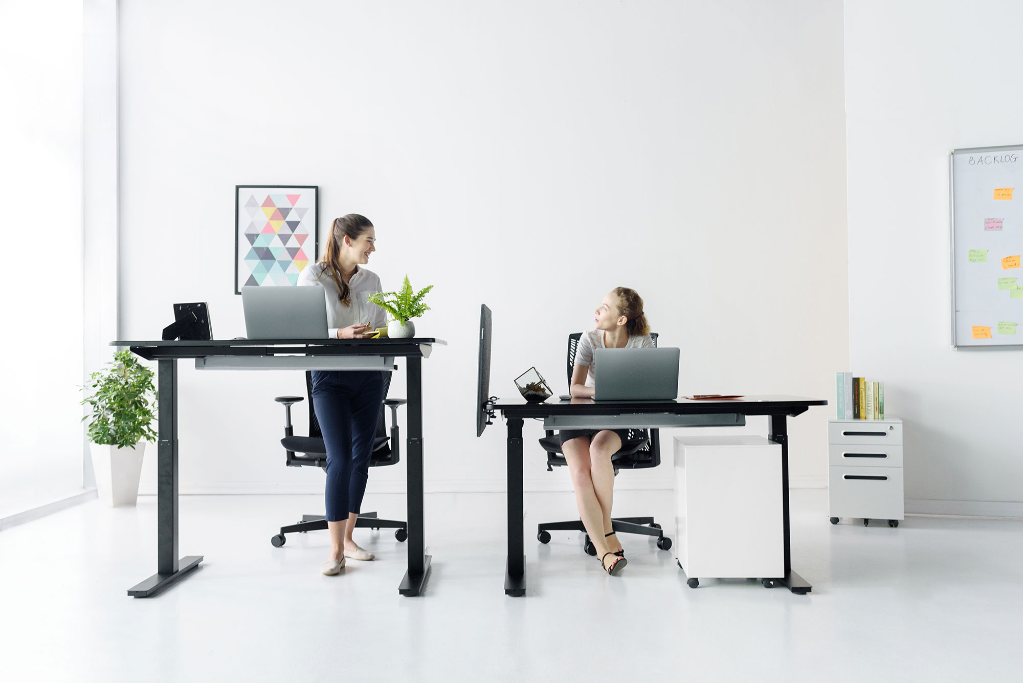 Best Standing Desks for Office & WFH | Autonomous.ai