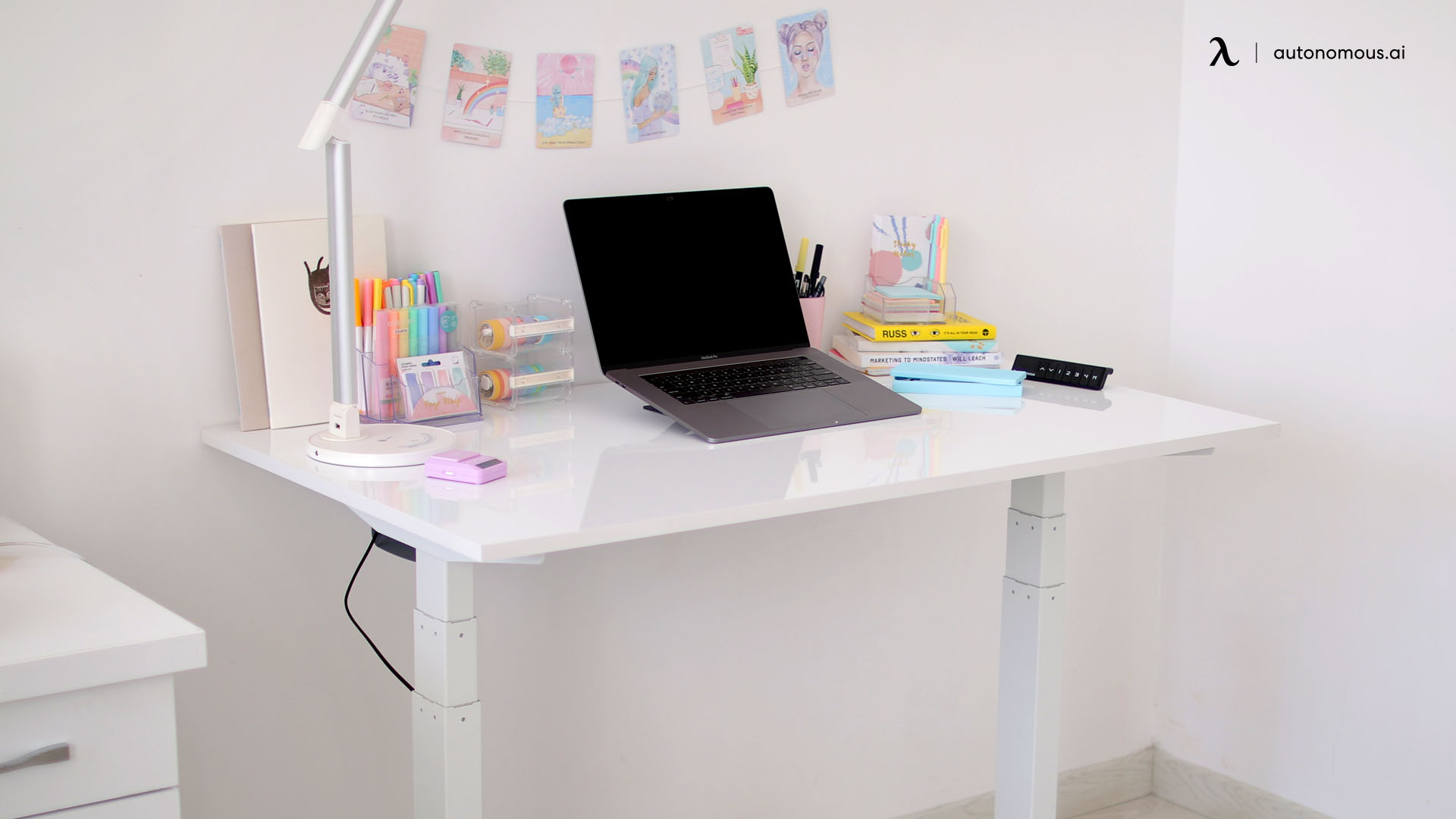 Autonomous SmartDesk