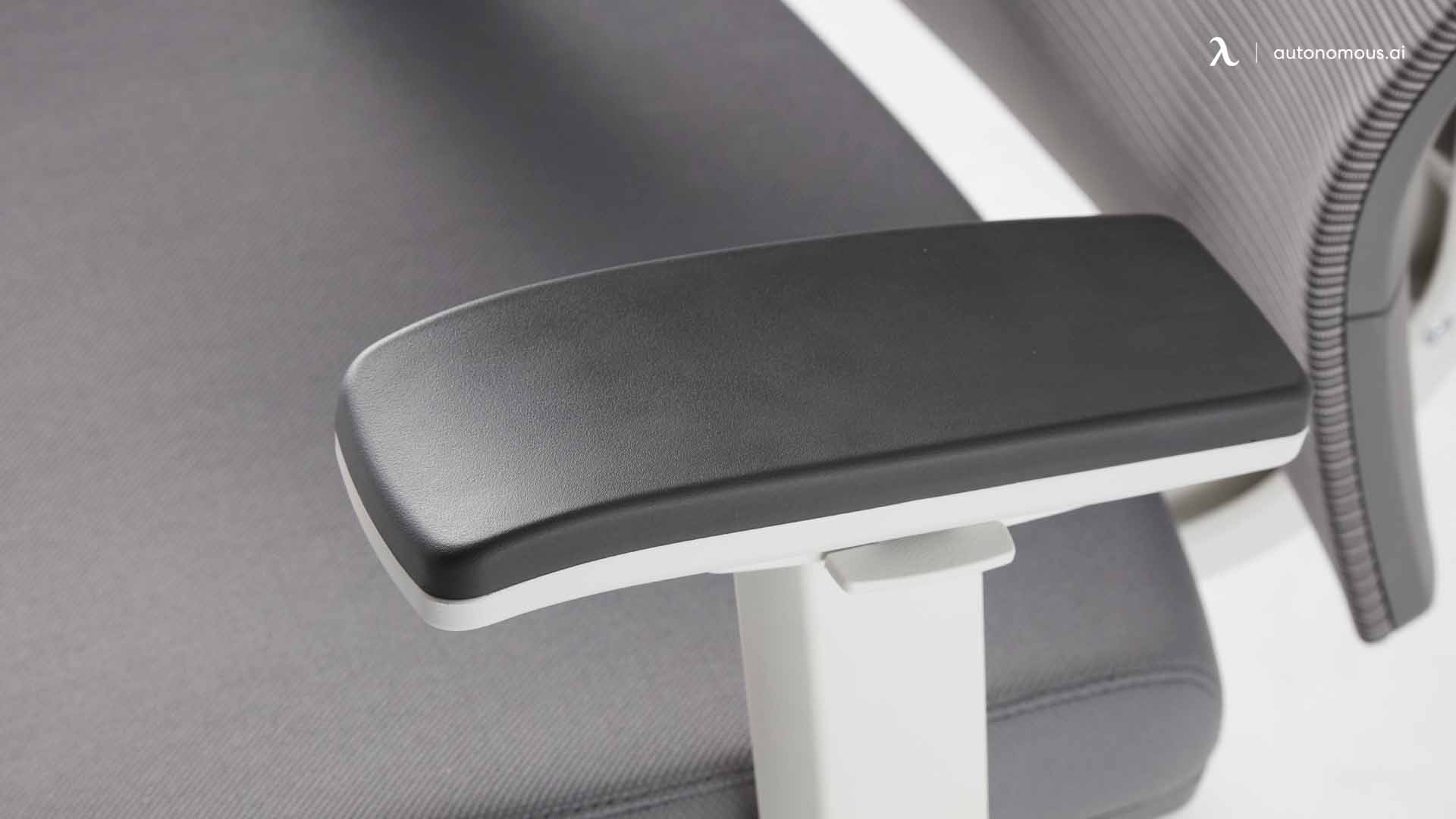 Ergonomic chair with armrests