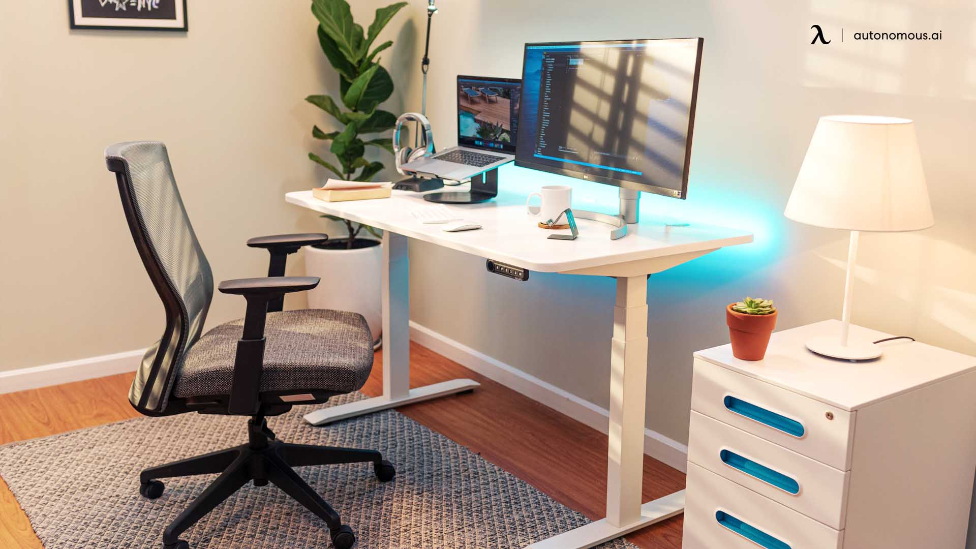 The SmartDesk 4 is one of Autonomous’ newest inclusions