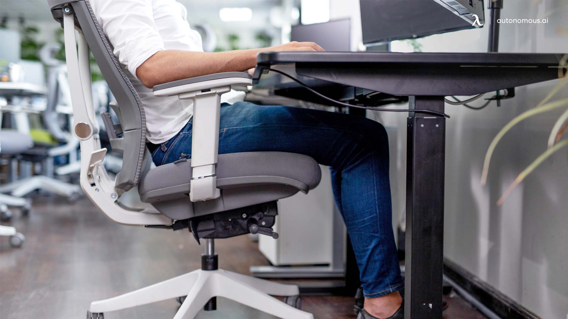 What is the Proper Sitting Posture While Writing?