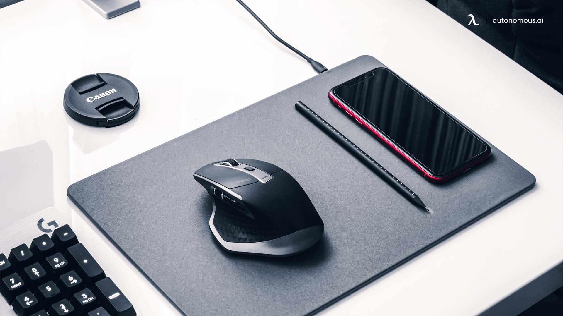 35 Must-Have Office Desk Accessories for Productivity