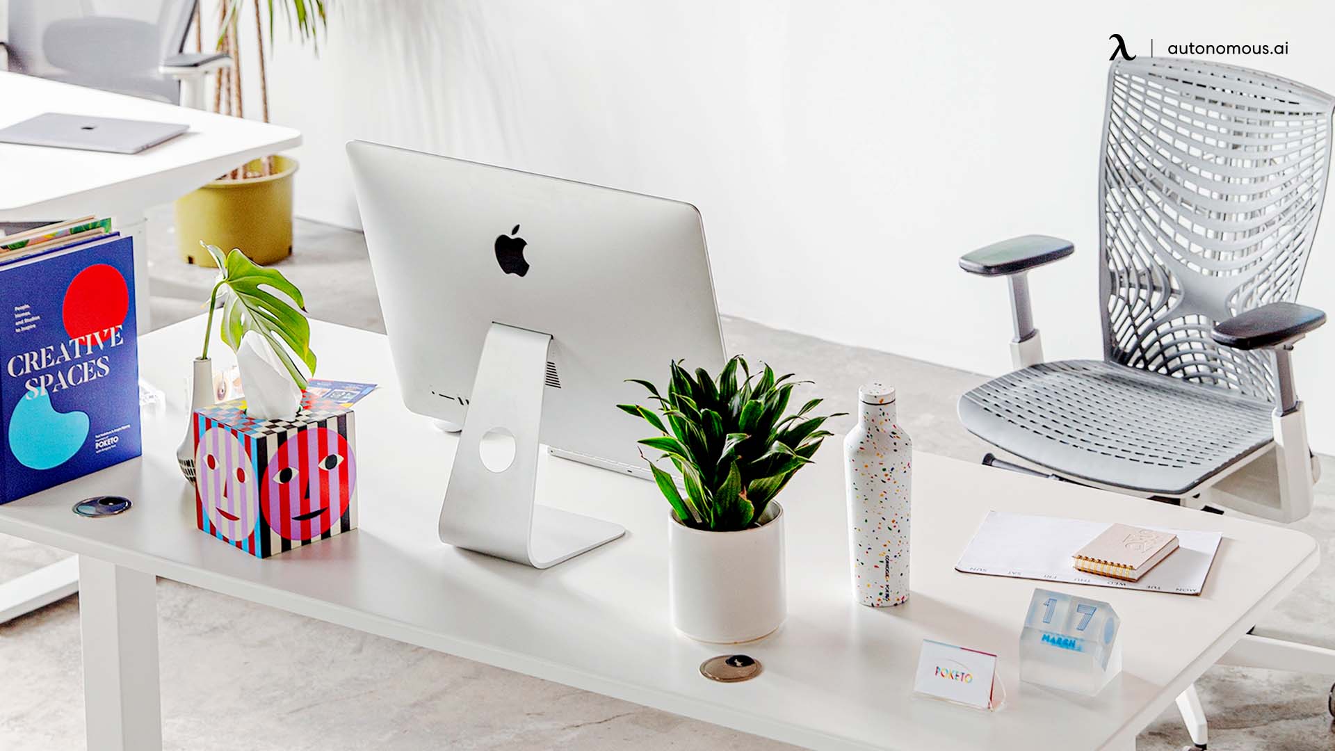 Pros and Cons of Using a White Office Desk