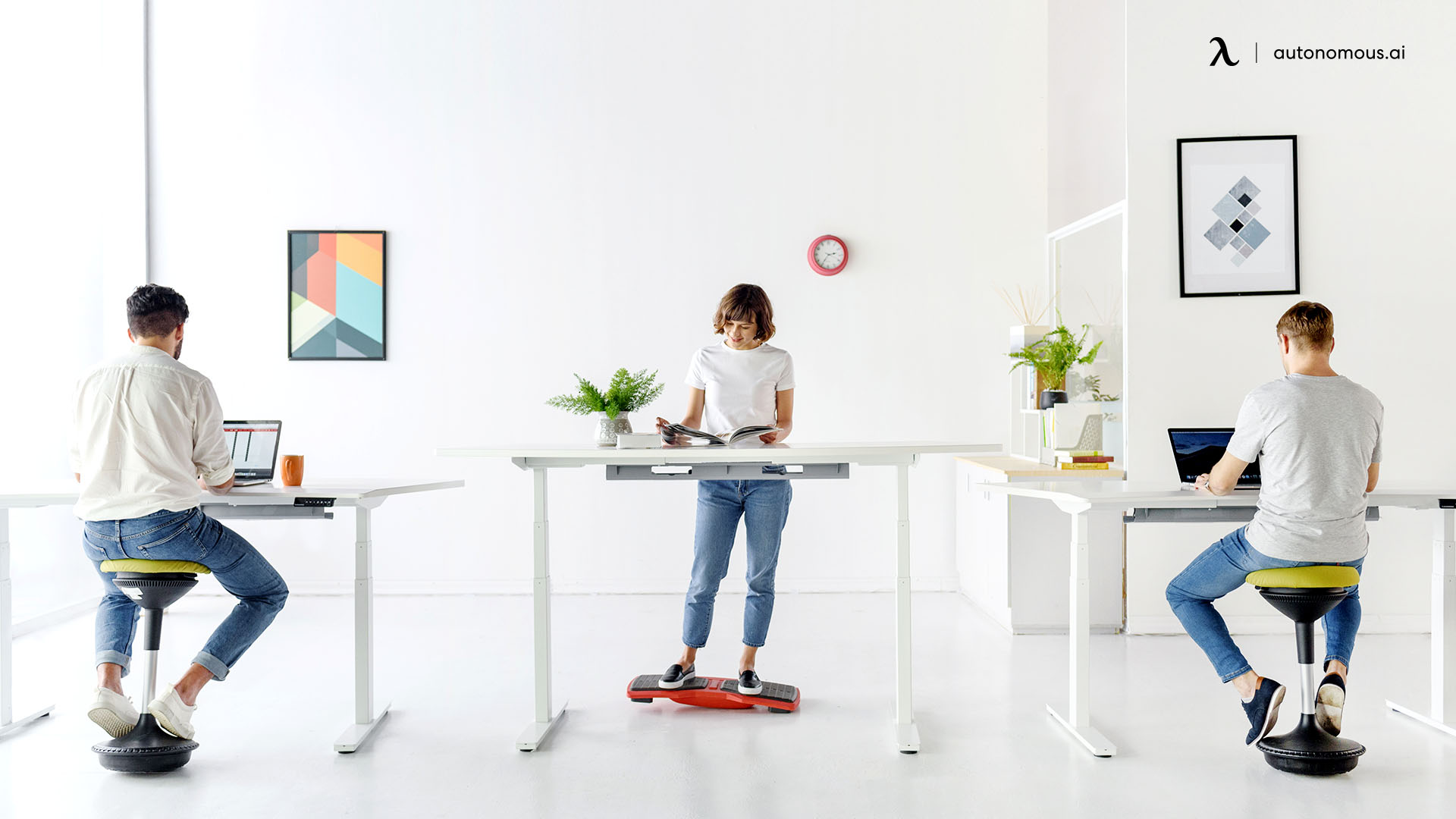 What are the Pros and Cons of an Ergonomic Standing Workstation?