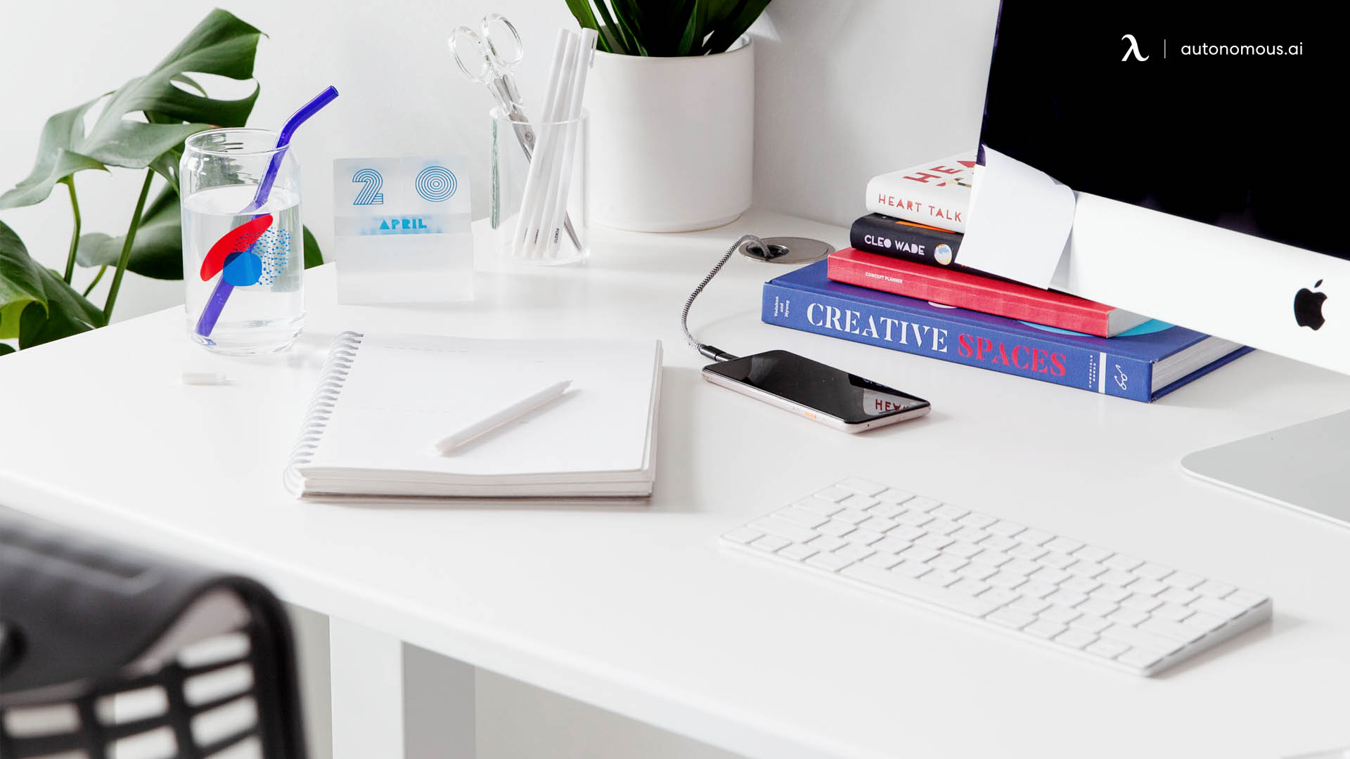 Learn How to Choose The Best Desk Size for Your Workspace