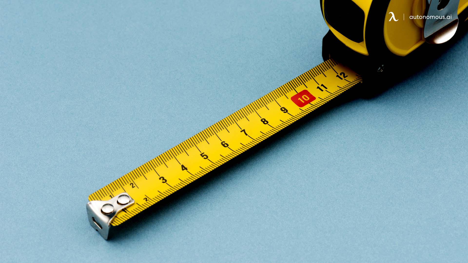 How Do You Measure an Office Desk?