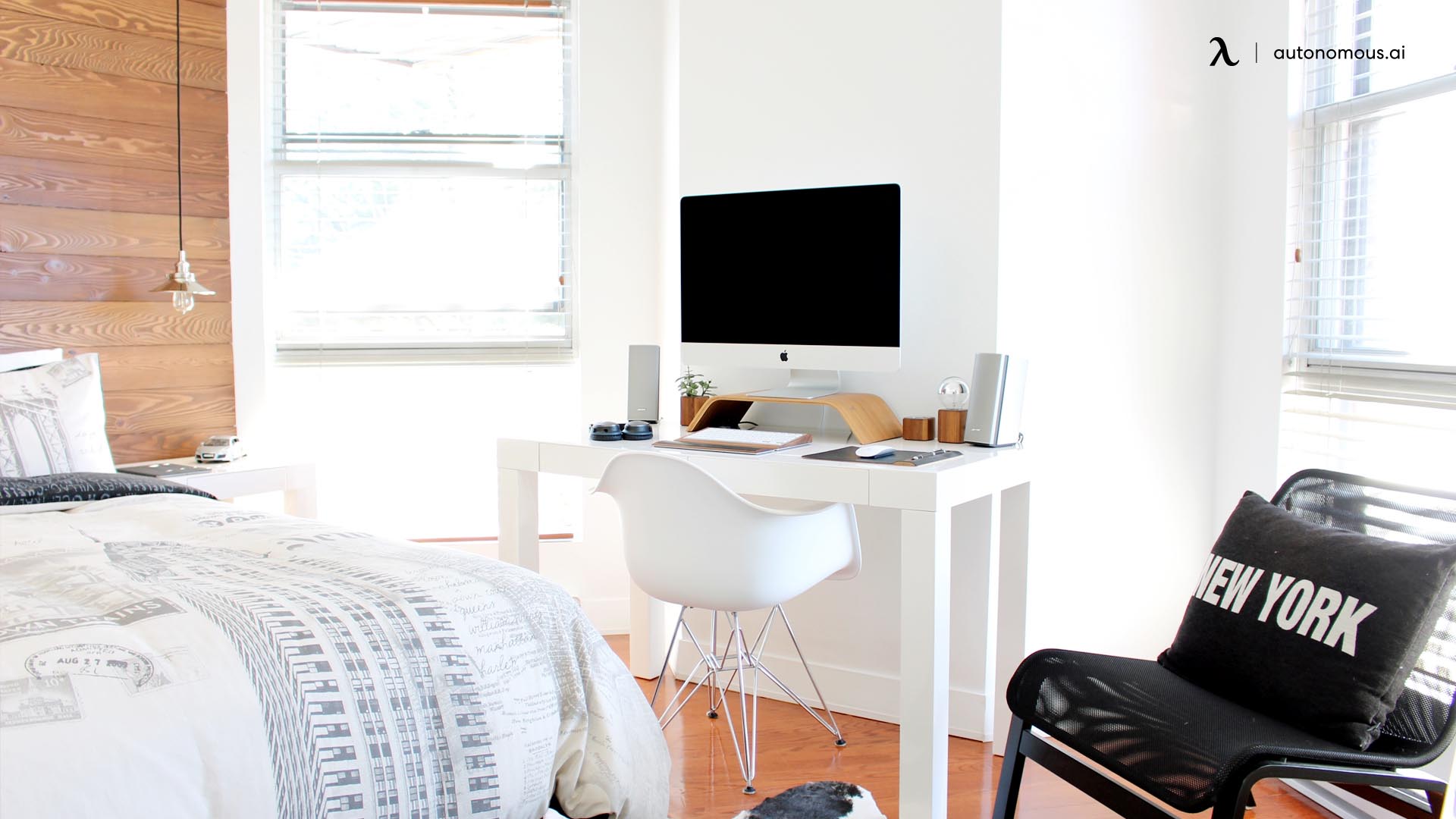 Is a Bedroom With a Desk Bad Feng Shui?