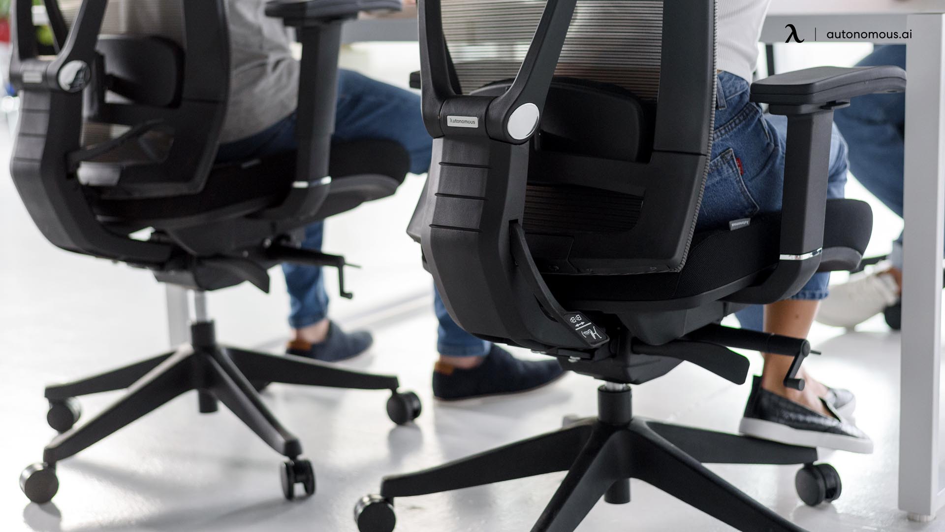 Chairs with adjustable back support