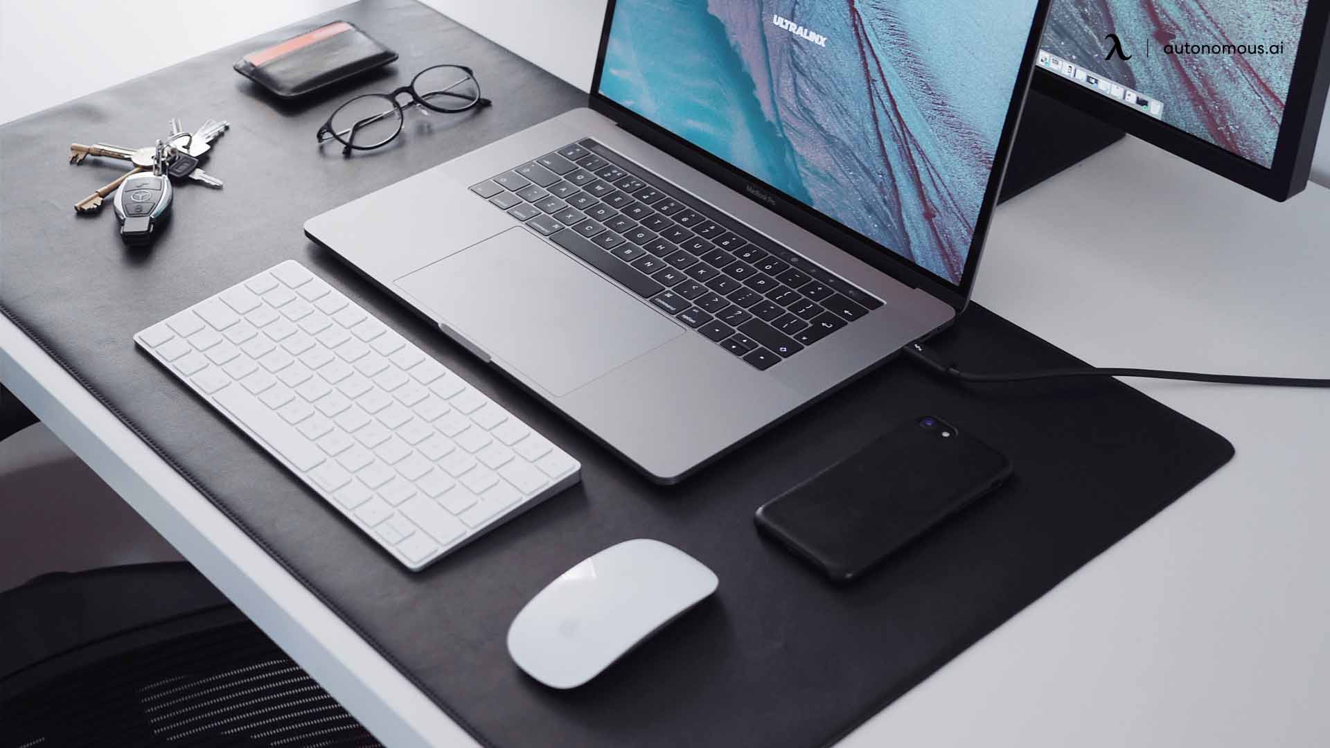 What is a Desk Pad?