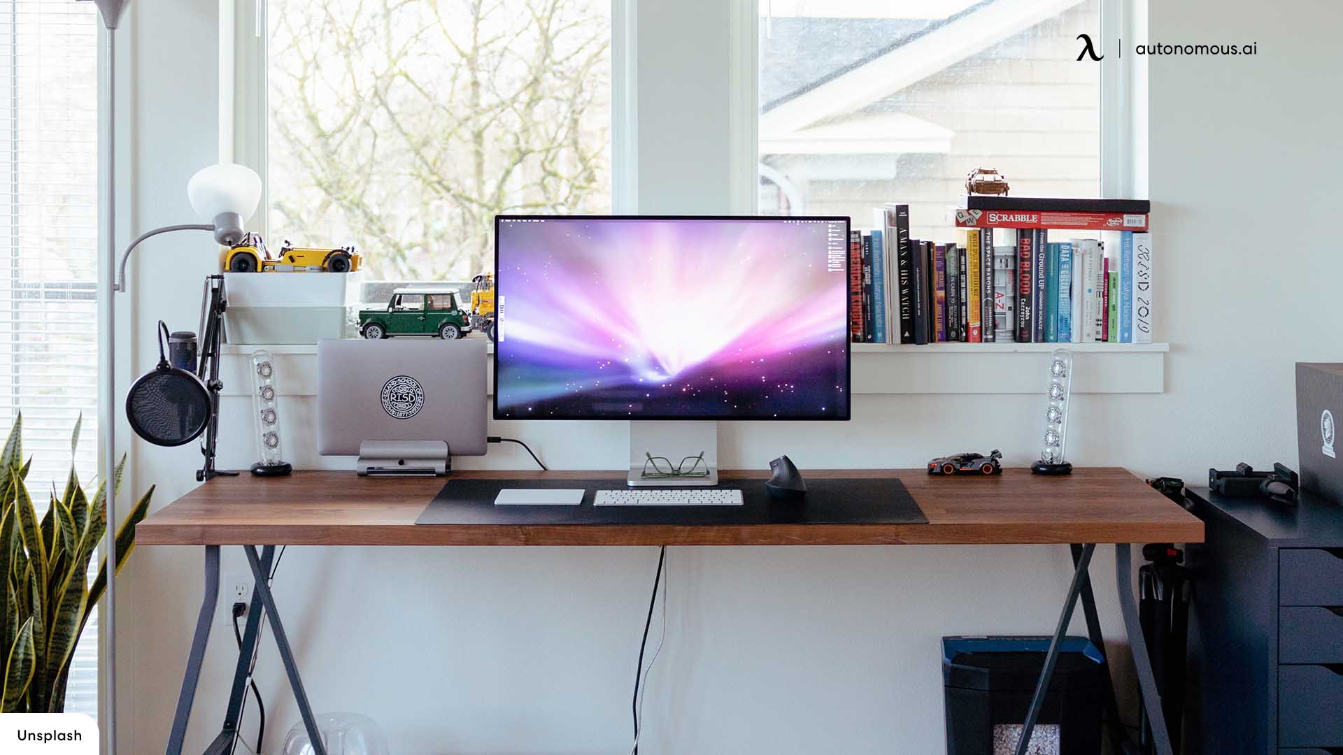 Gadget-less Desk