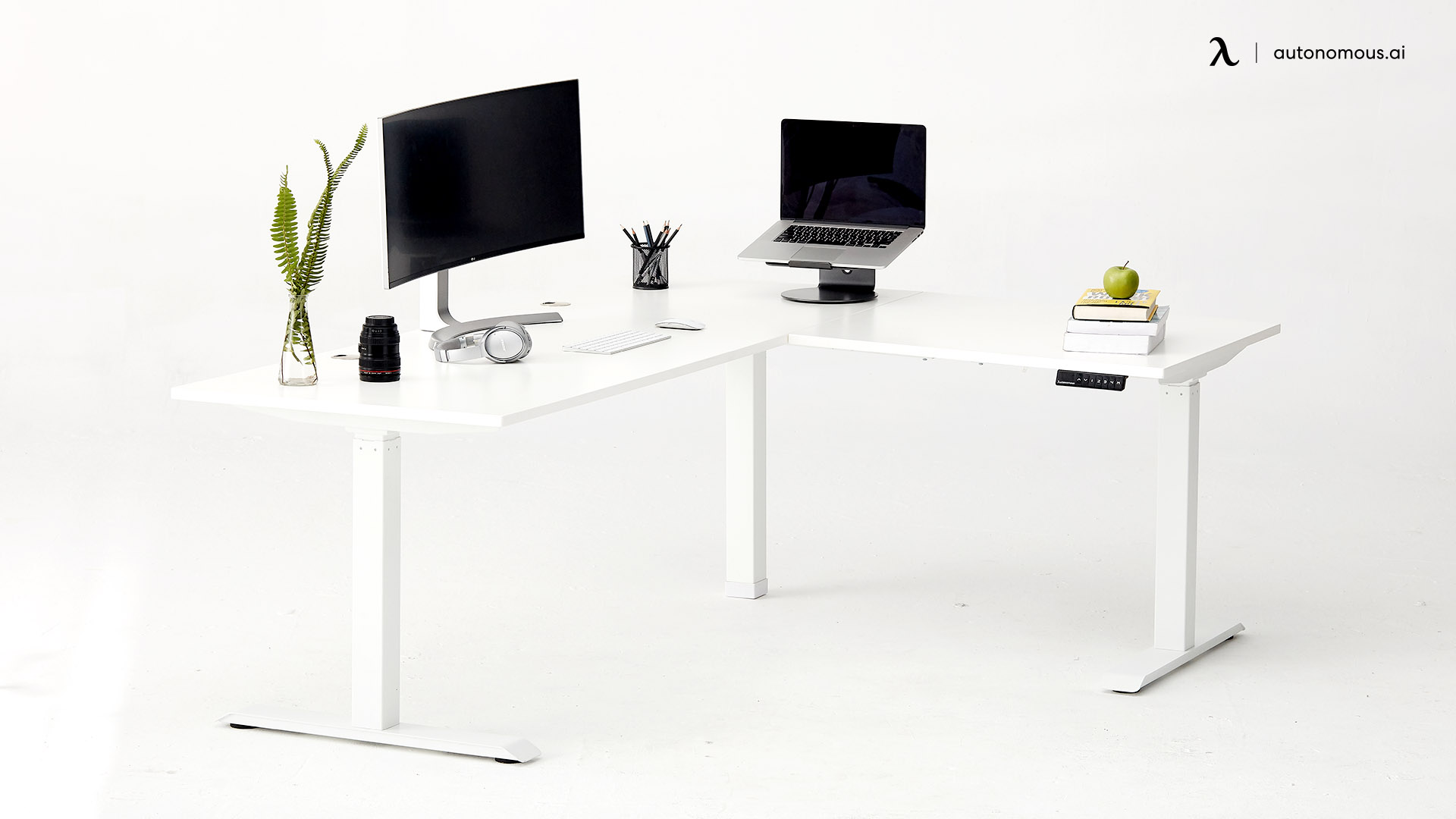 SmartDesk Corner white executive desk