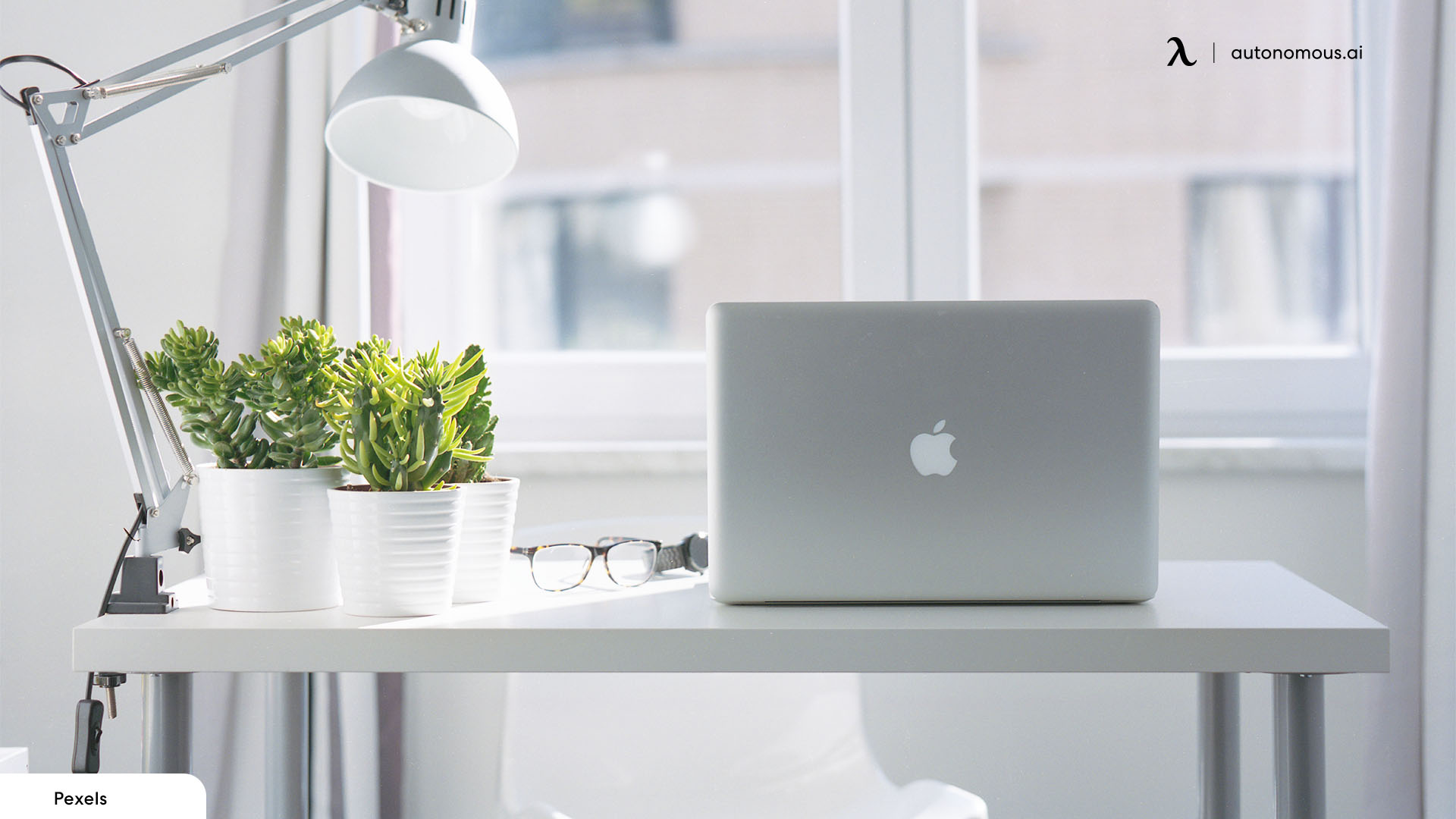 White desk colors