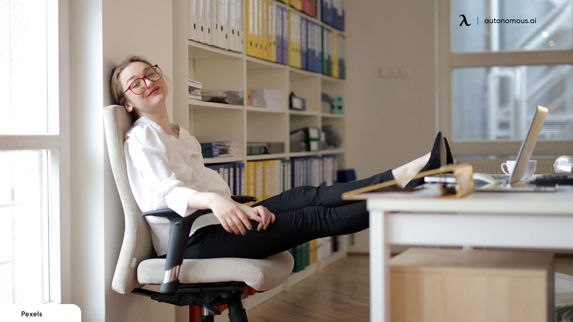 The 10 Best Office Chairs For Short People