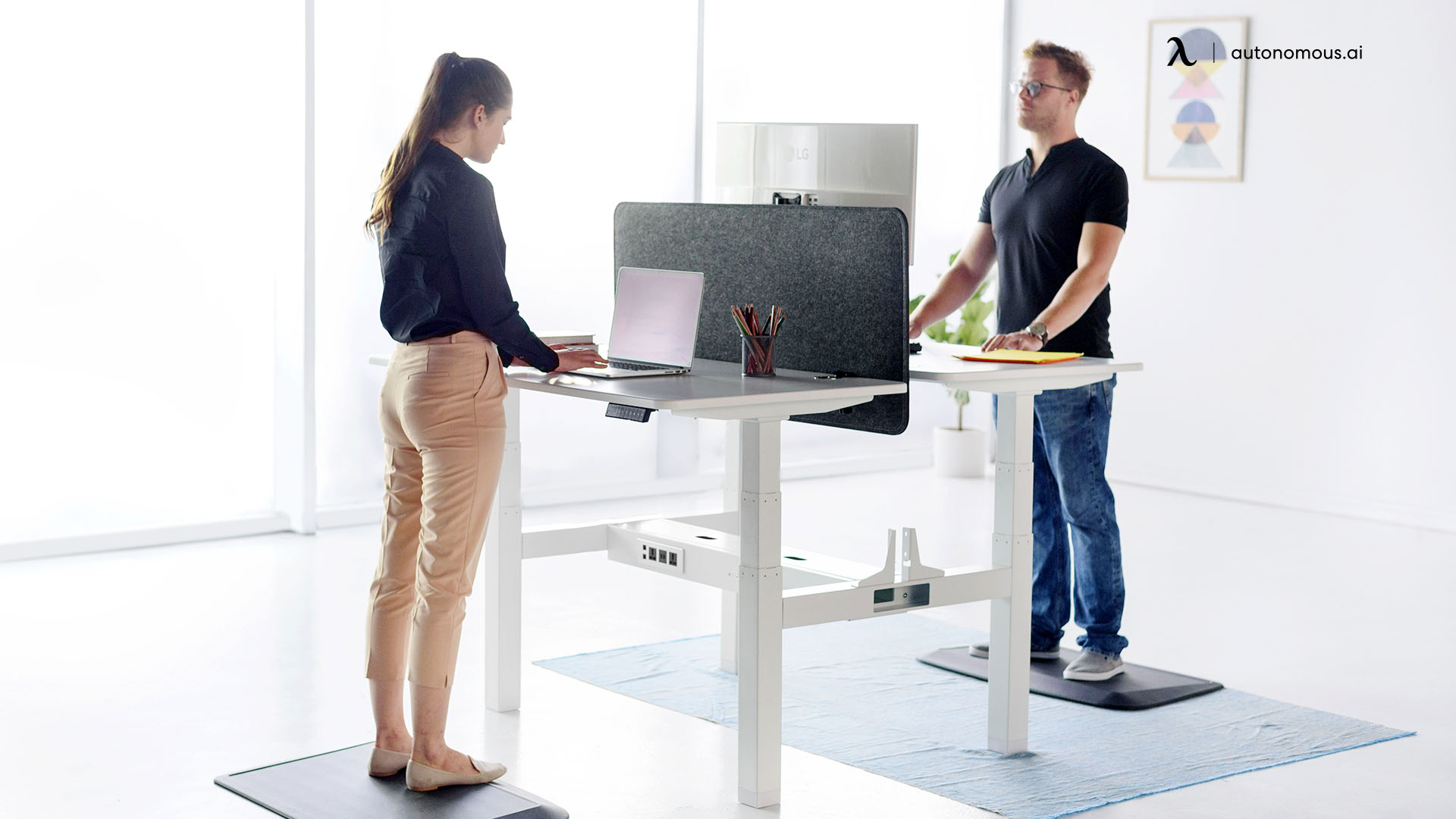 How do I get an ergonomic desk posture