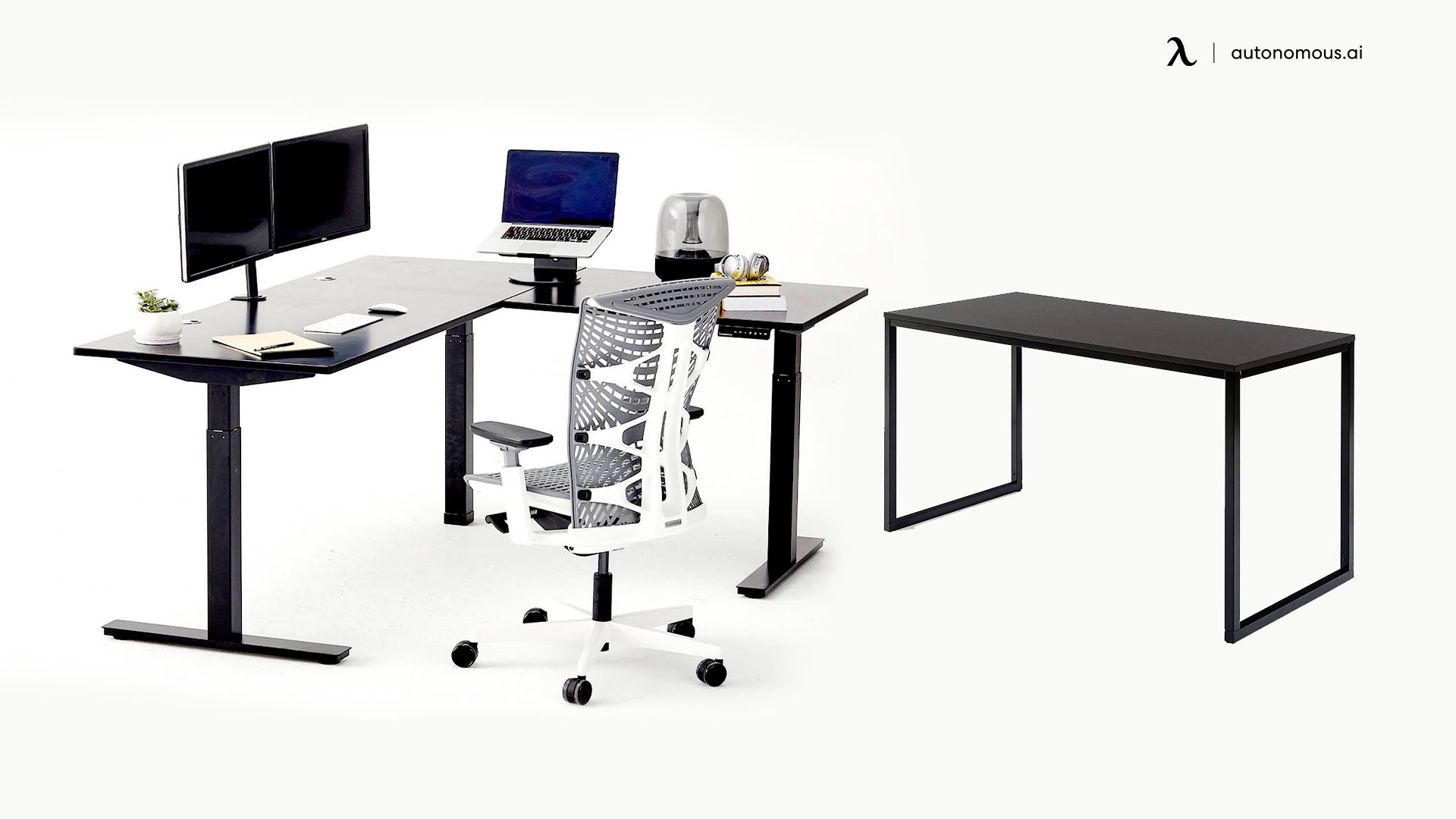 Design of gaming desk vs. regular desk