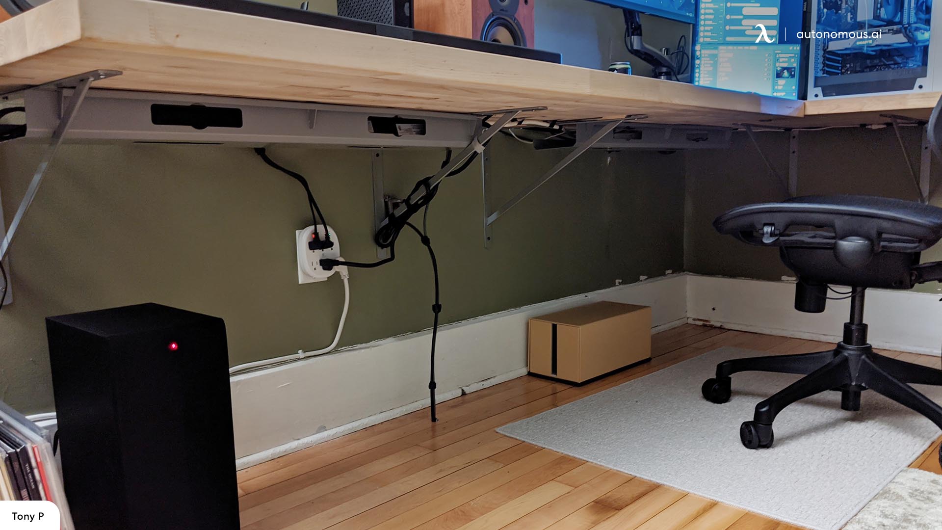 Cable Trays in console gaming desk setup