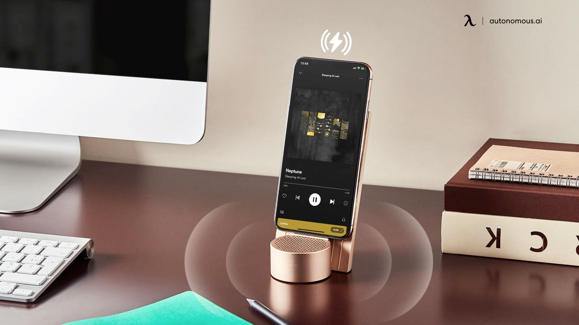 City Energy wireless charging stand by Lexon