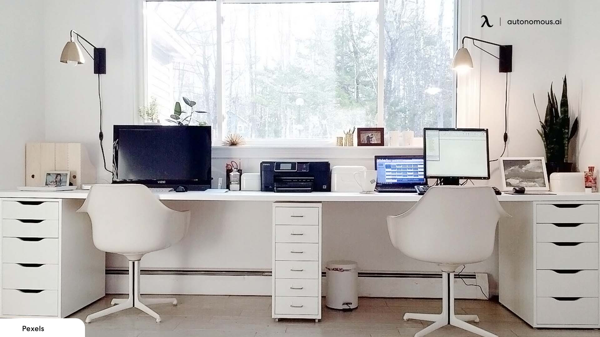 Added workspace to 2-person small office layout