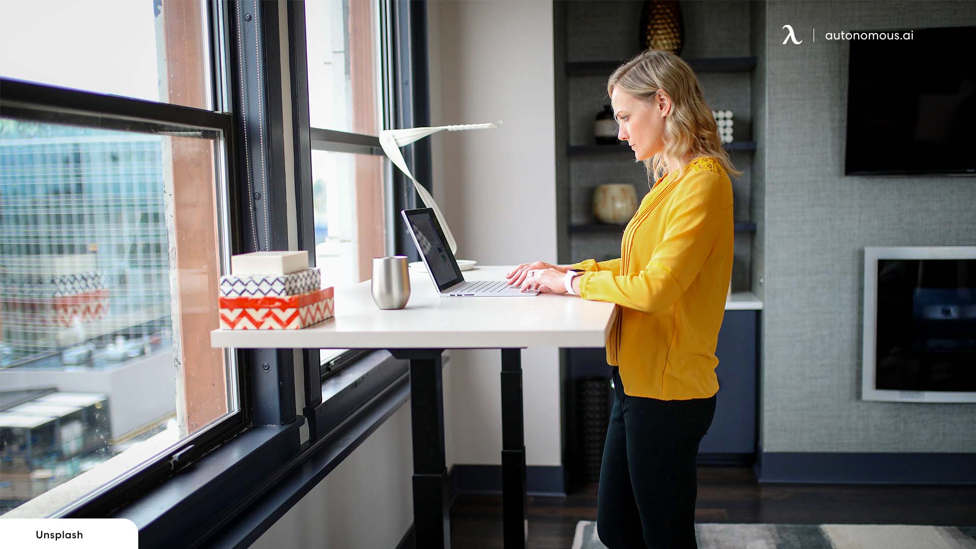 movable office desk Improves Comfort