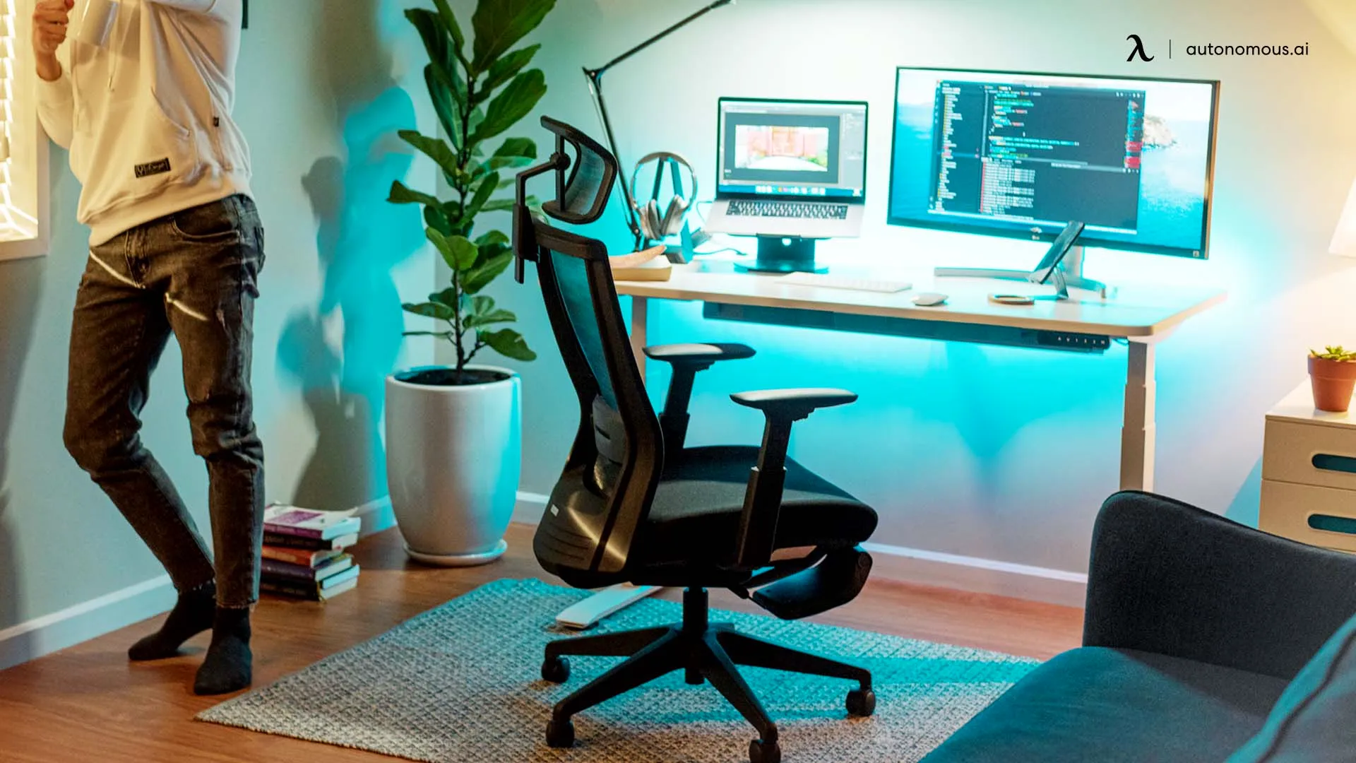 The Right Chair work desk arrangement ideas