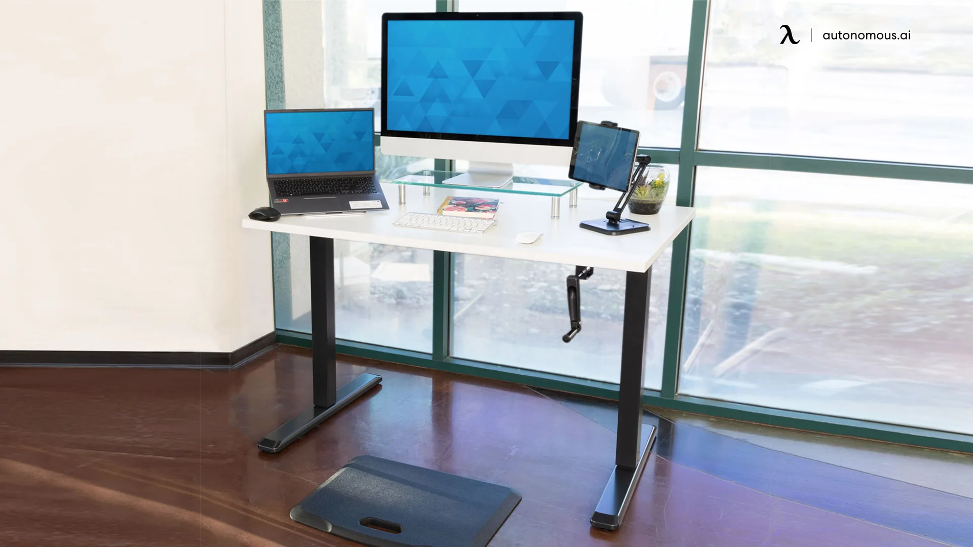 Pros & Cons of Manual Standing Desk