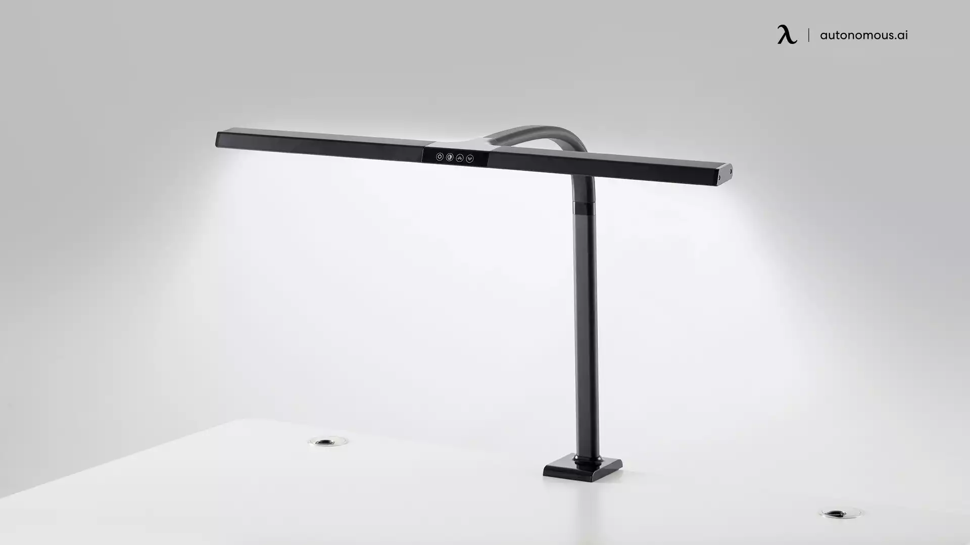 Ultra-Wide LED desk lamp for artists