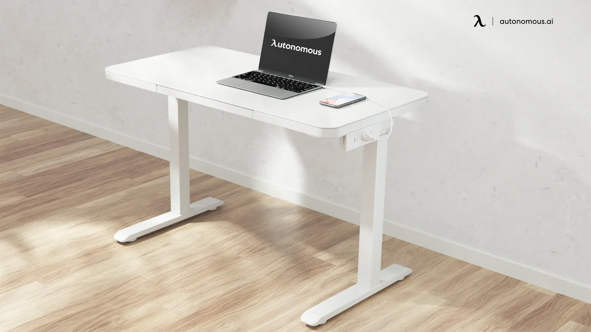 Benefits of Using a Desk with Wireless Charging