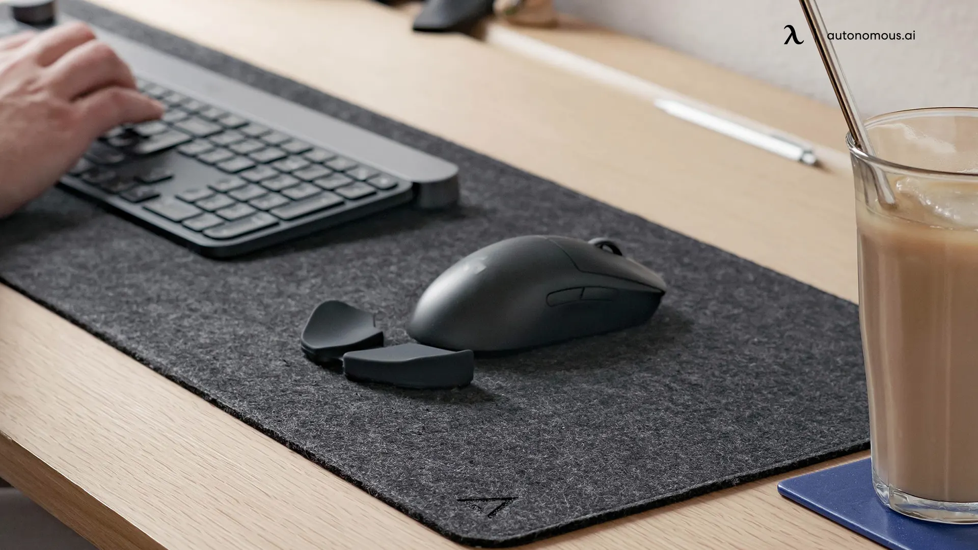The desk mat should be dried