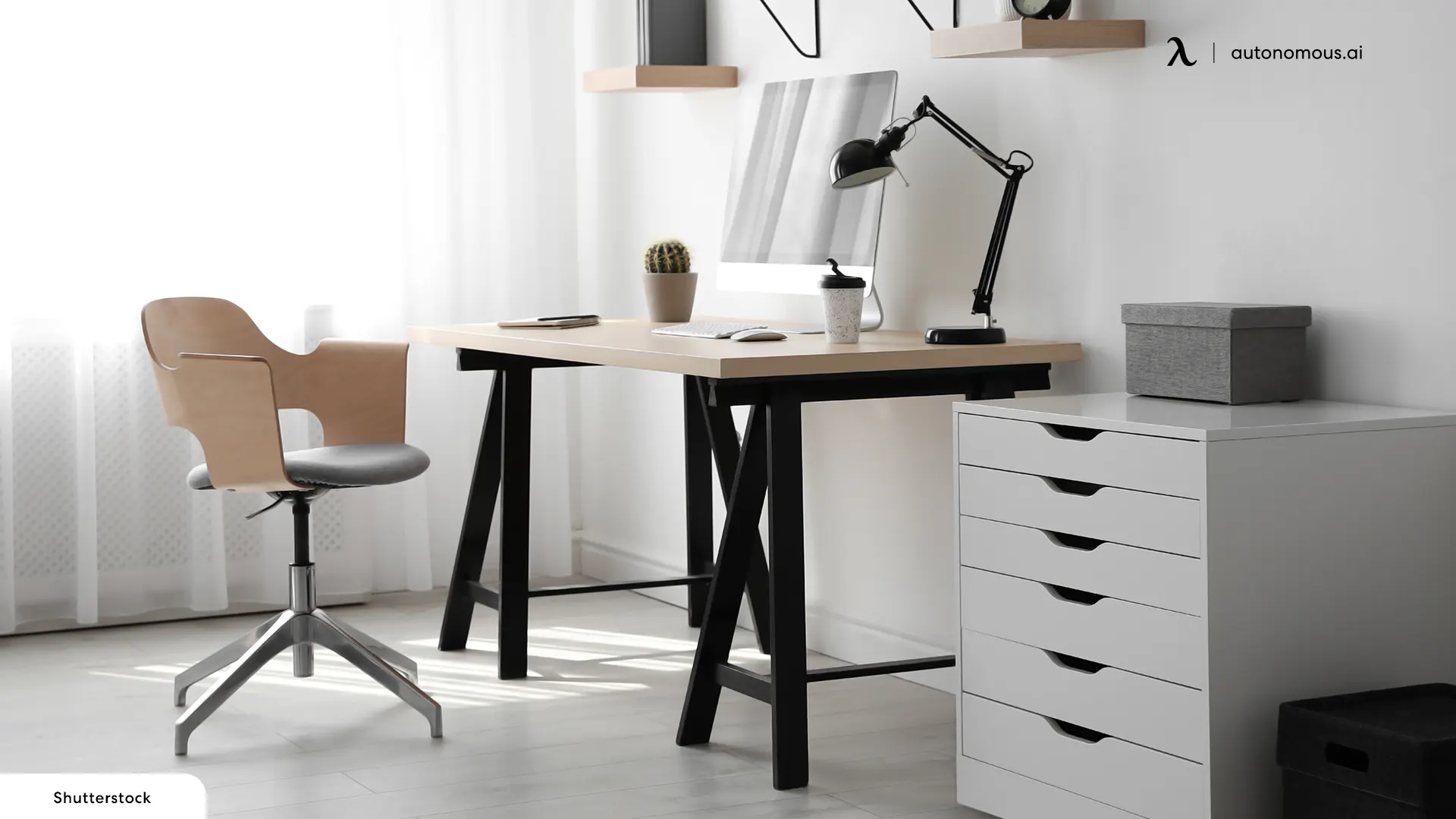 Desk Chairs Without Wheels: Pros and Cons