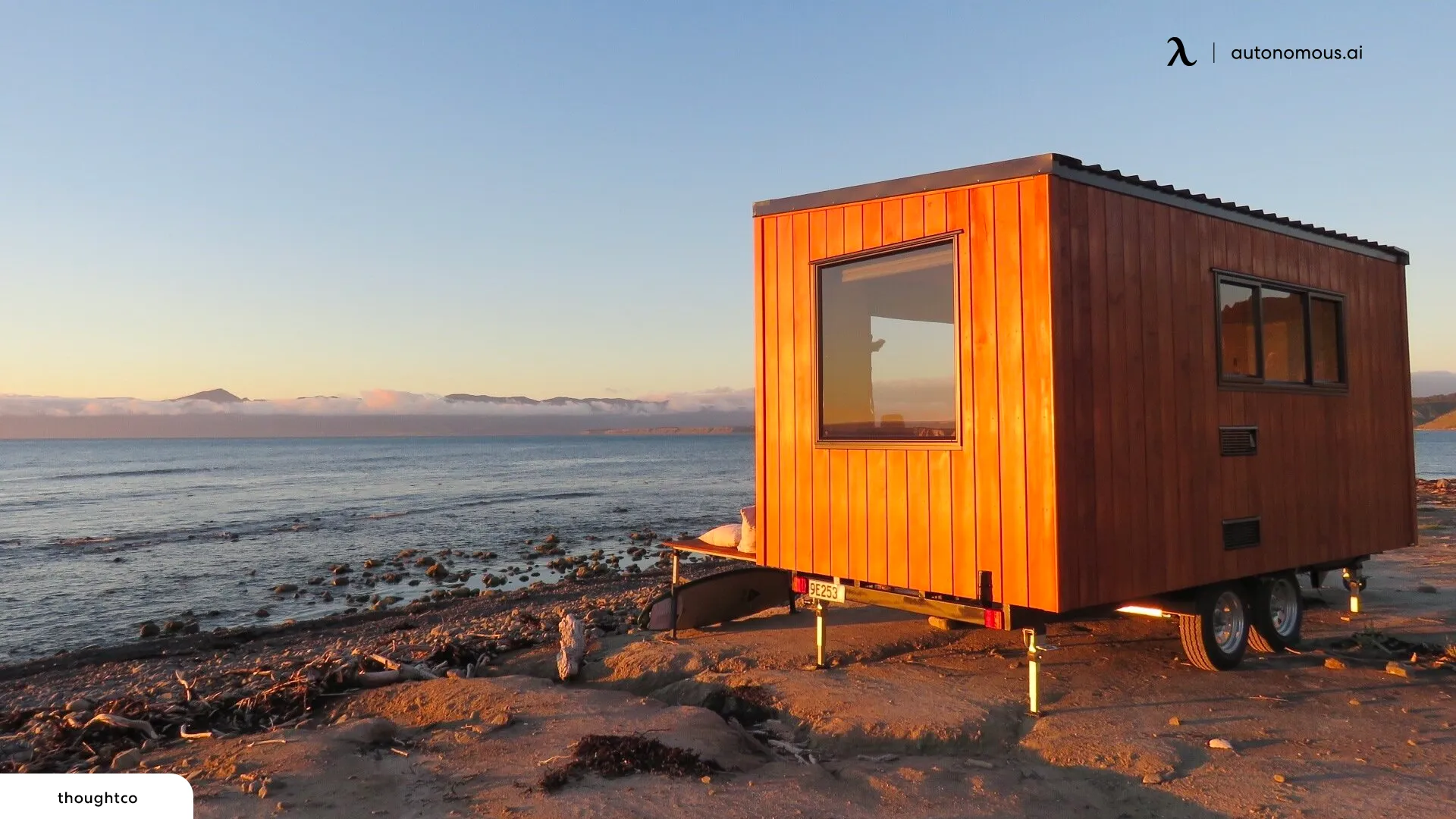Minimal Beach House - tiny beach house