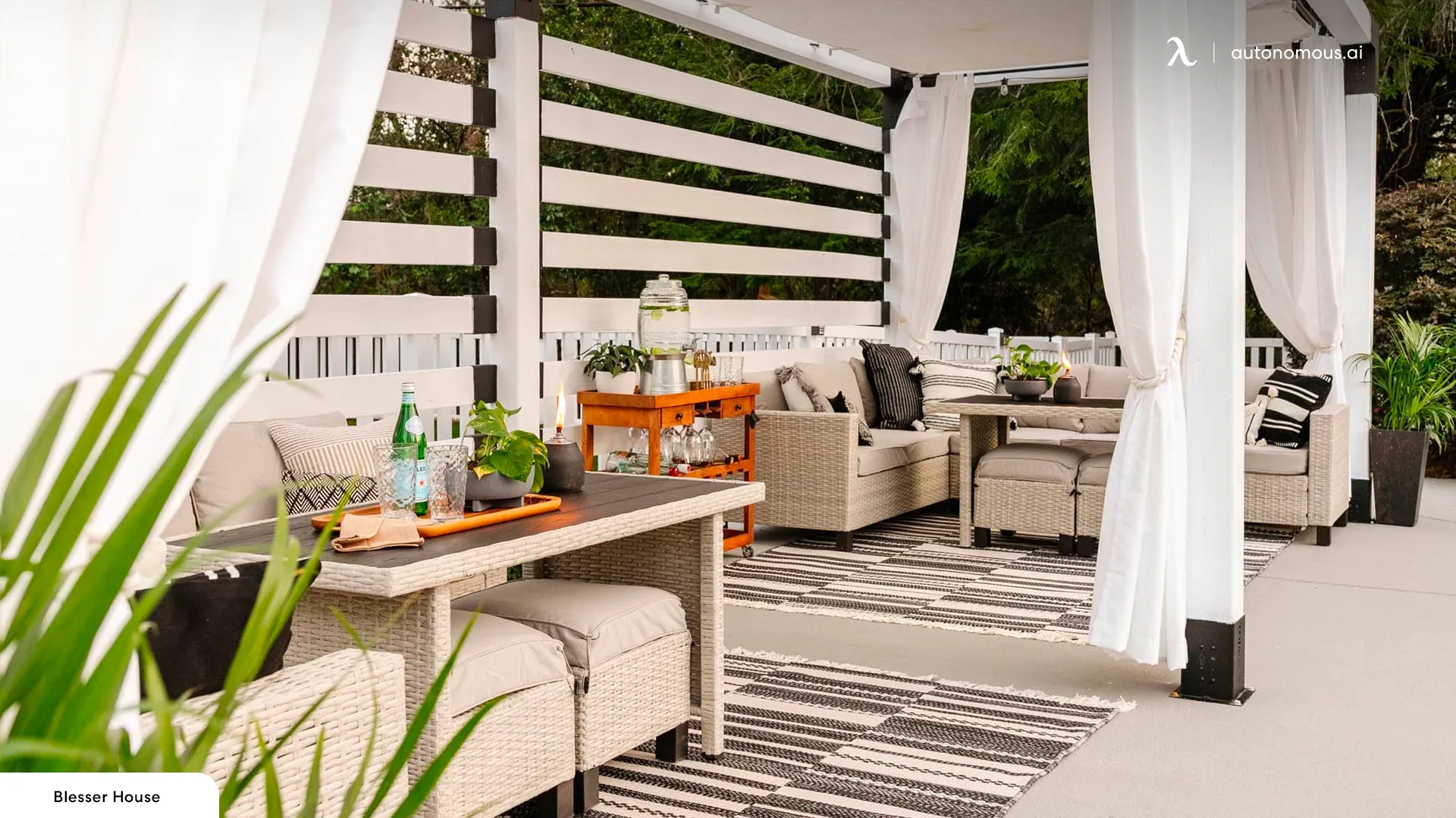 Comfortable Furniture - Backyard Cabana Ideas