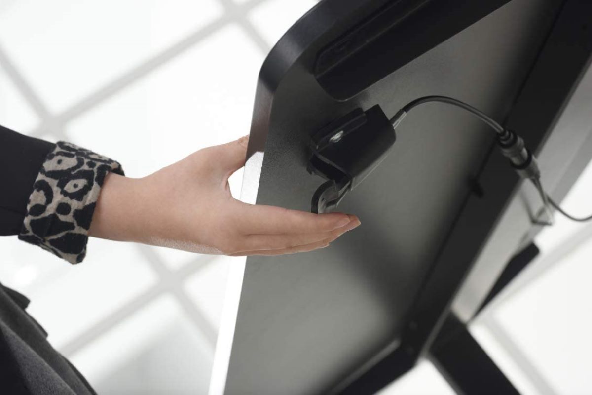 ApexDesk Standing Desk: Pneumatic Lift Mechanism