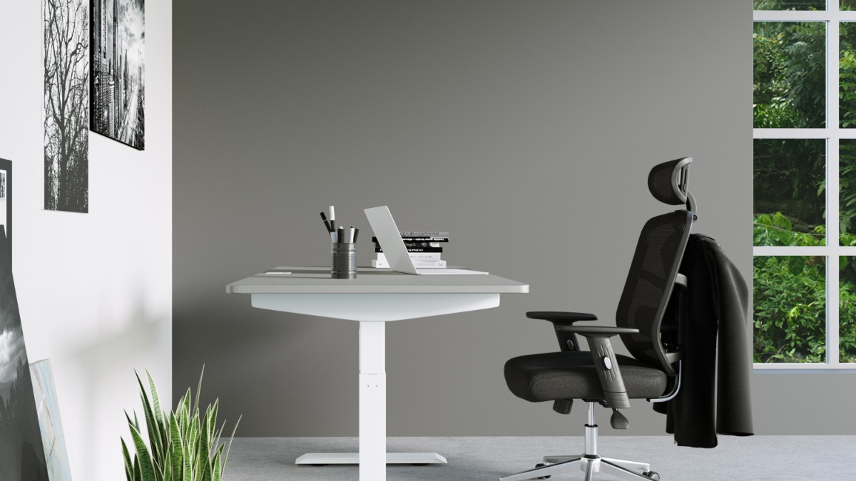 Techni Mobili Executive Mesh Office Chair: Coat/Jacket Hanger