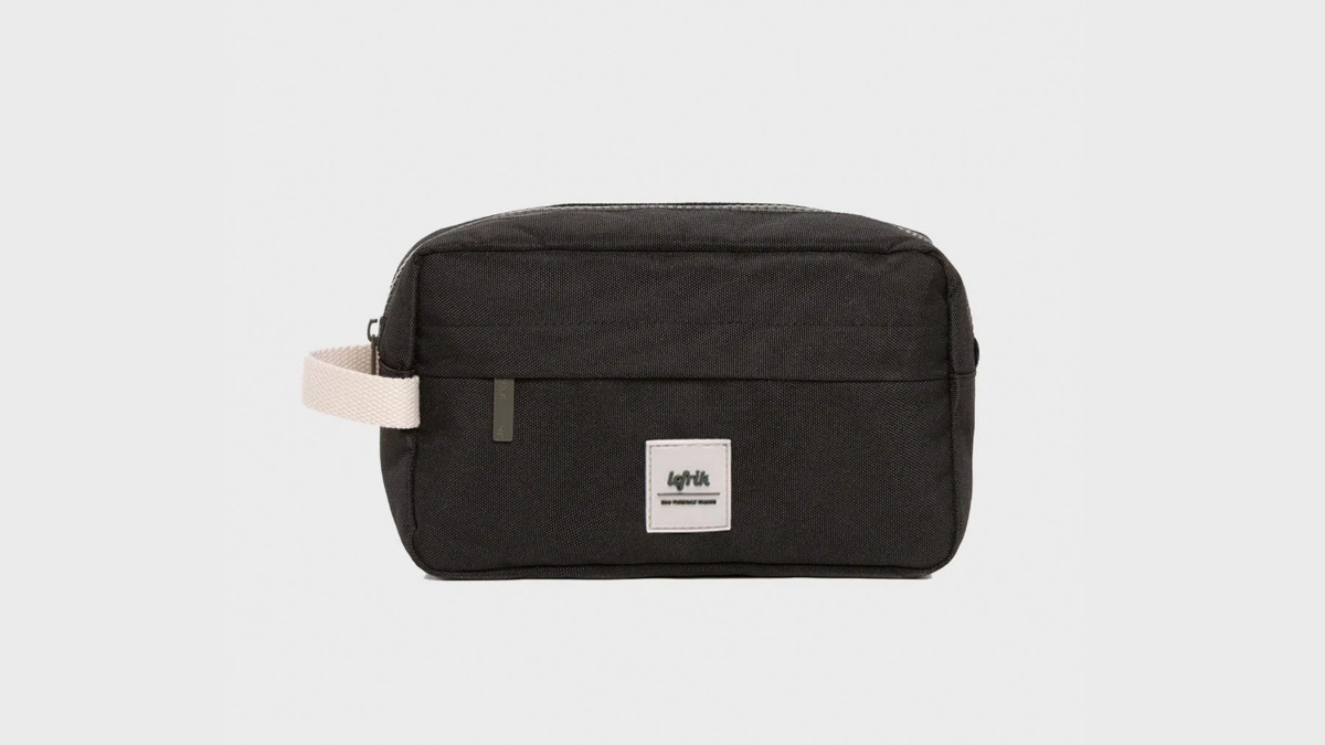 LEFRIK LITHE TOILETRY BAG: Convenient for all your small items.