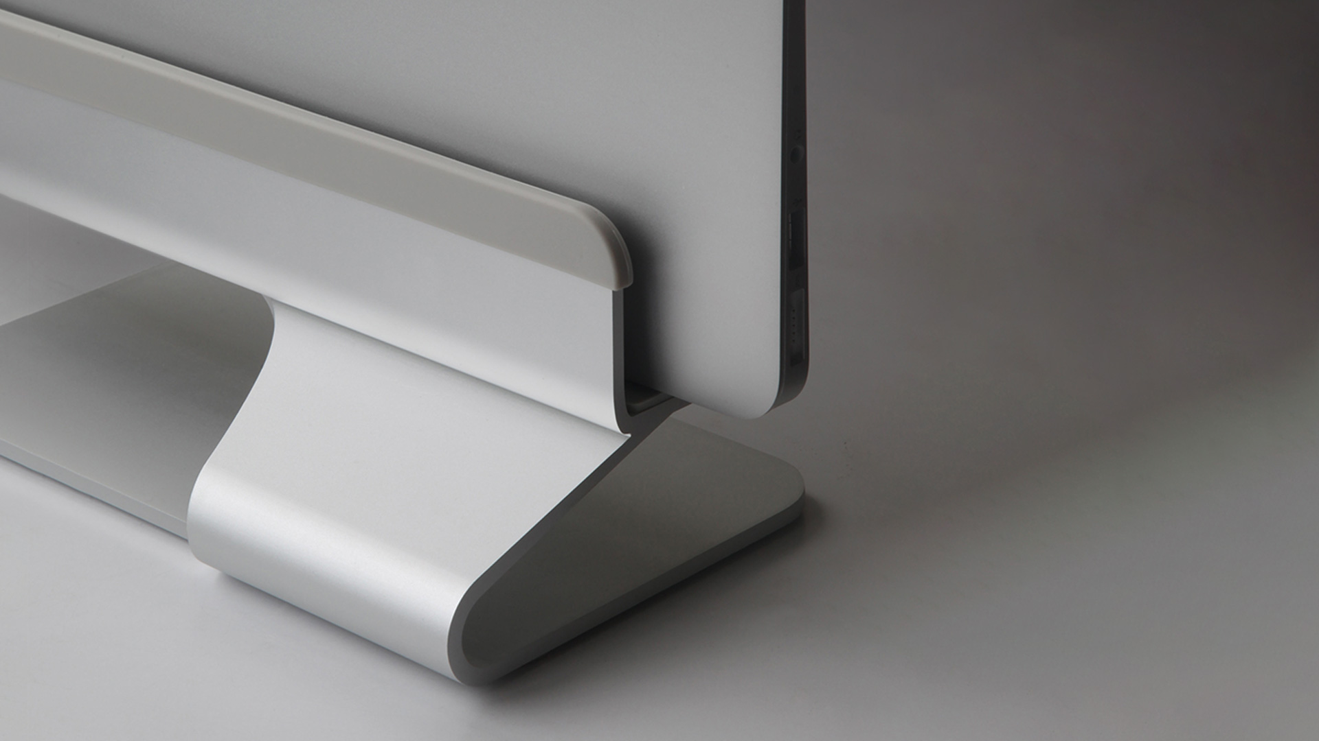 rain design mTower MacBookスタンド Amazon | 【Amazon.co.jp 限定】Rain Design mTower Vertical MacBook