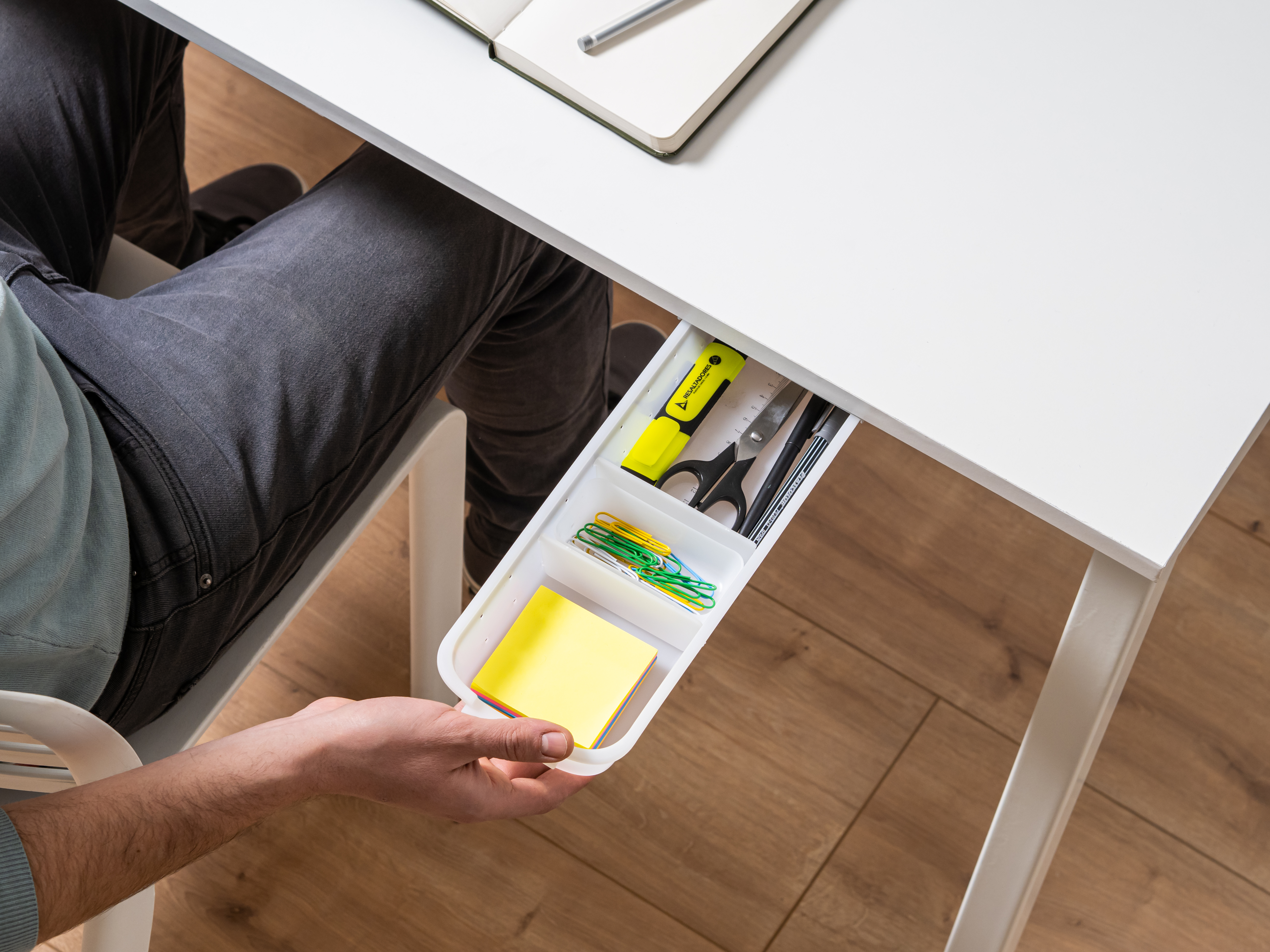 Practiko Single Otis Tray: Under the desk tray