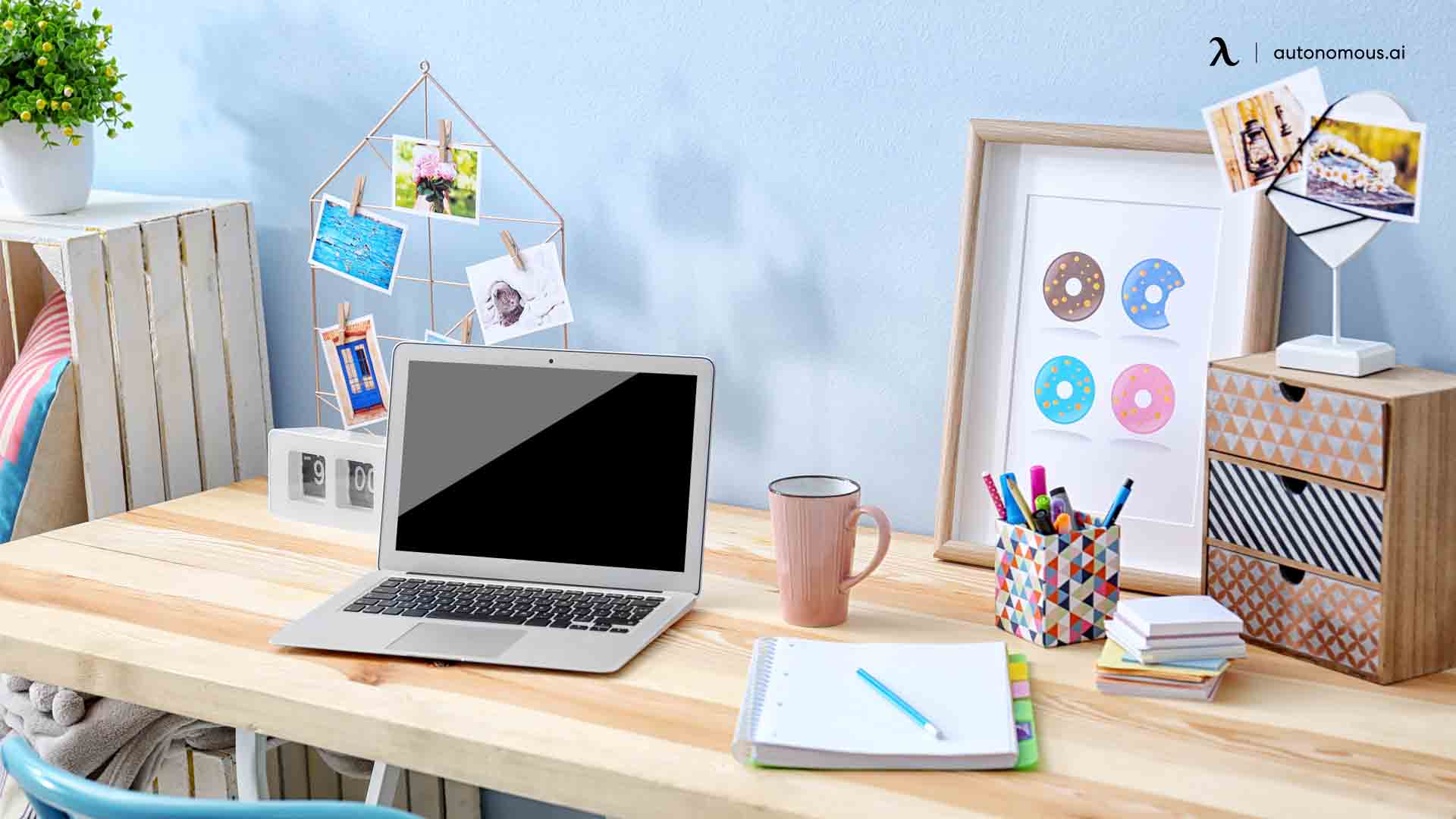 10 Cheap Work Desk Decoration Ideas for Making Work Fun