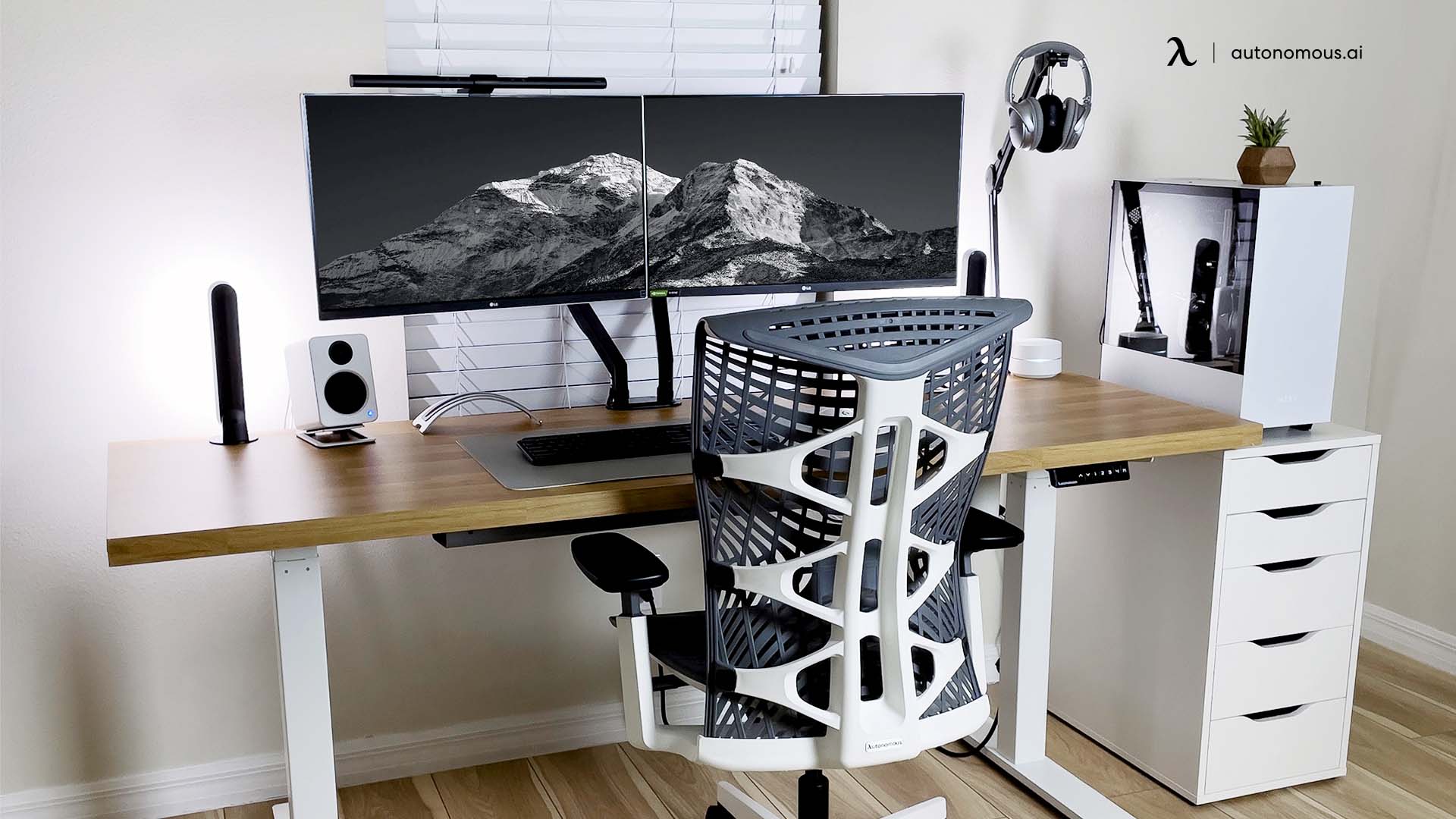 10 Best Desks for Dual Monitor Sit-Stand Workstations on the Market