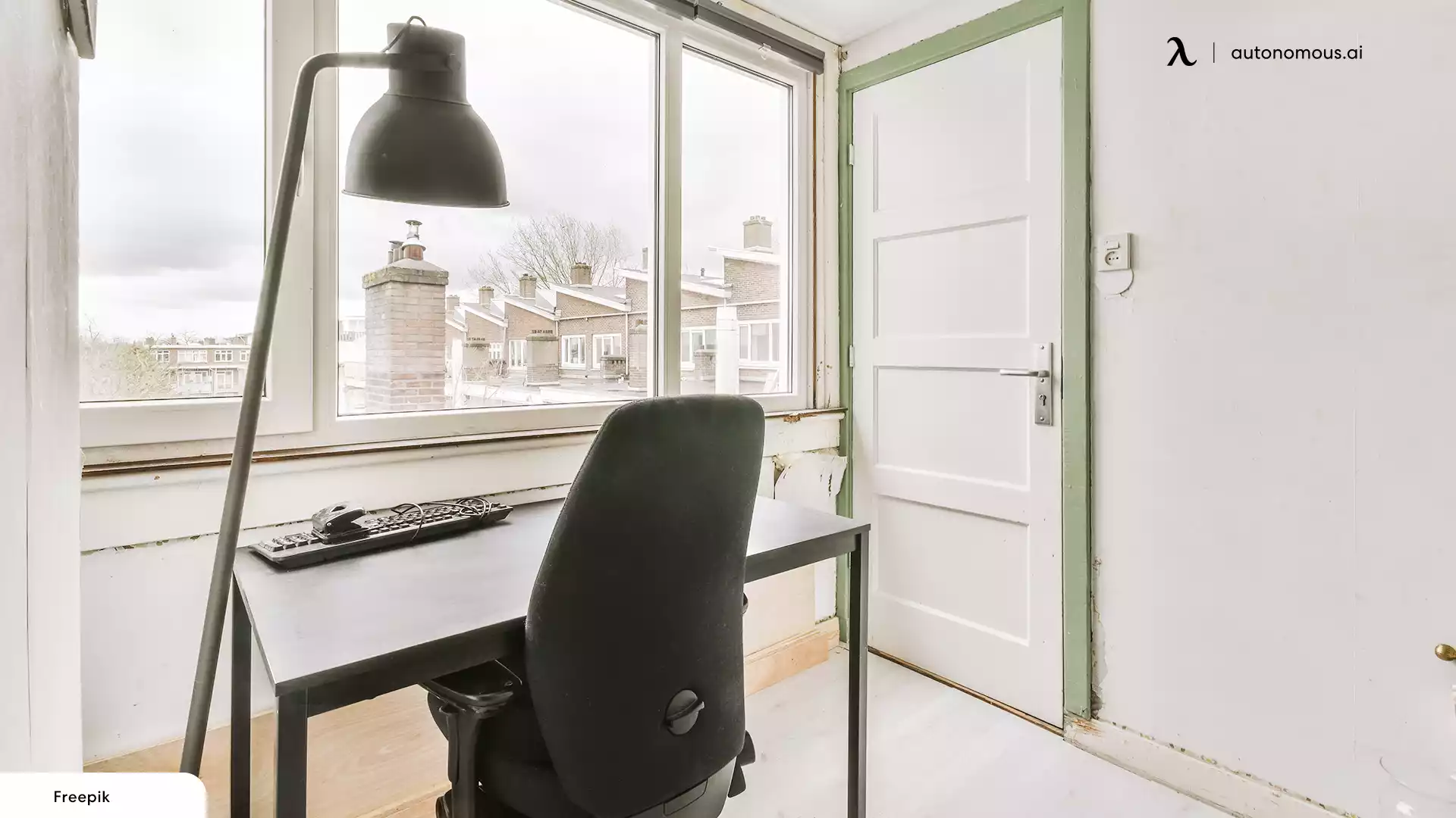 10 Vintage & Industrial Work Chairs to Decorate Office