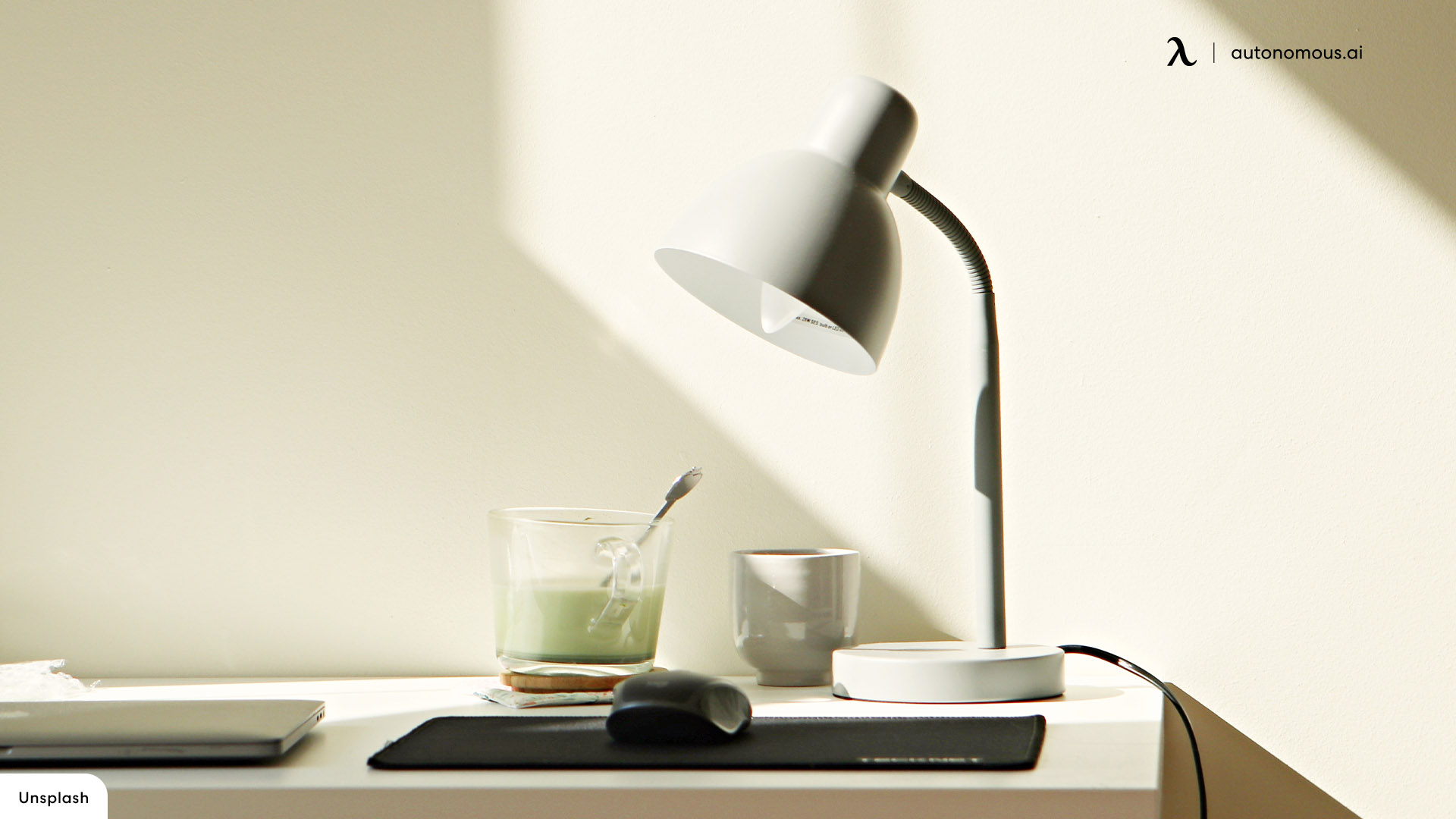 Portable Desk Lamp 24 LED Bulb Bright Light Reading Foldable USB Battery Powered 