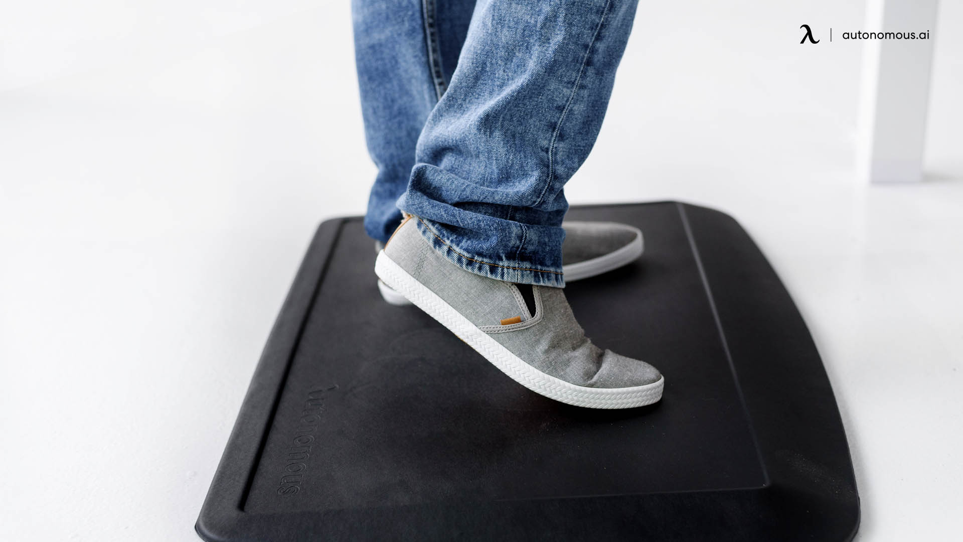15 Best Standing Desk Mat Options in 2022 (Experts Choice)