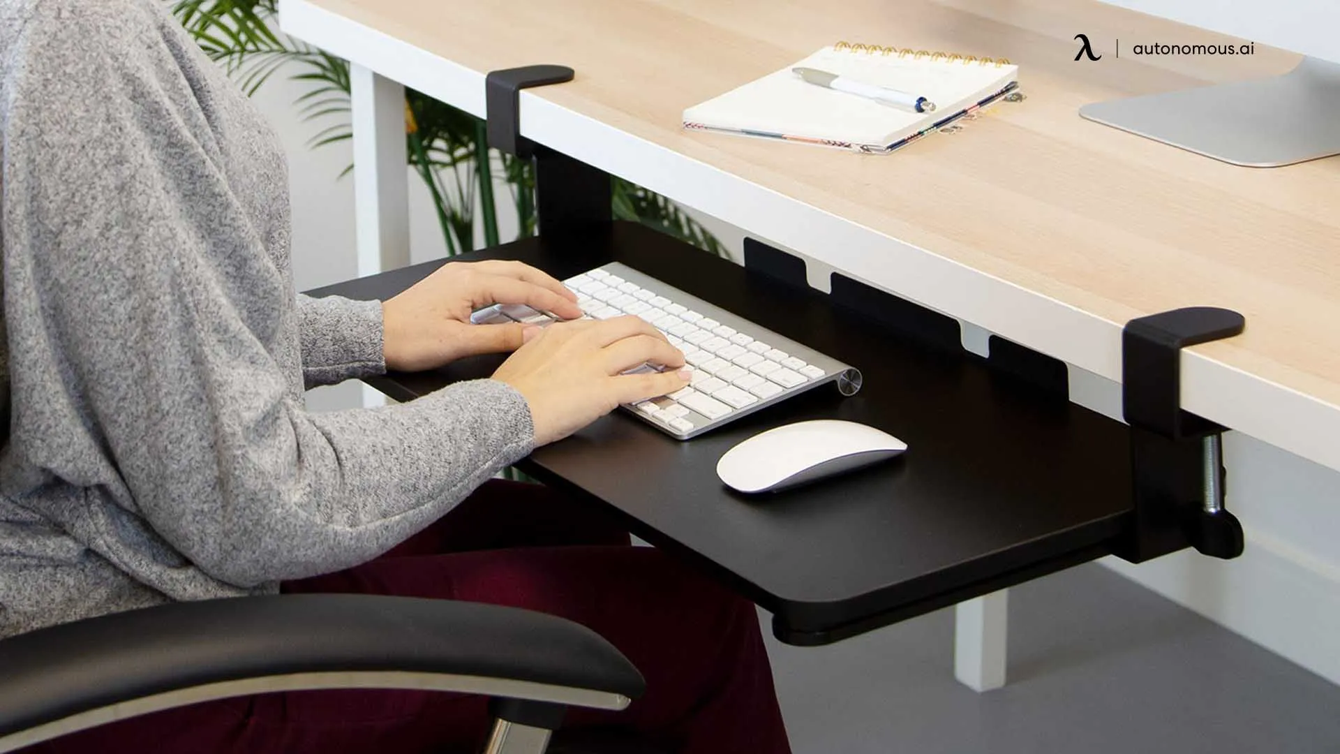 Top 15 Ergonomic Keyboard Trays for Standing Desk (With Review)