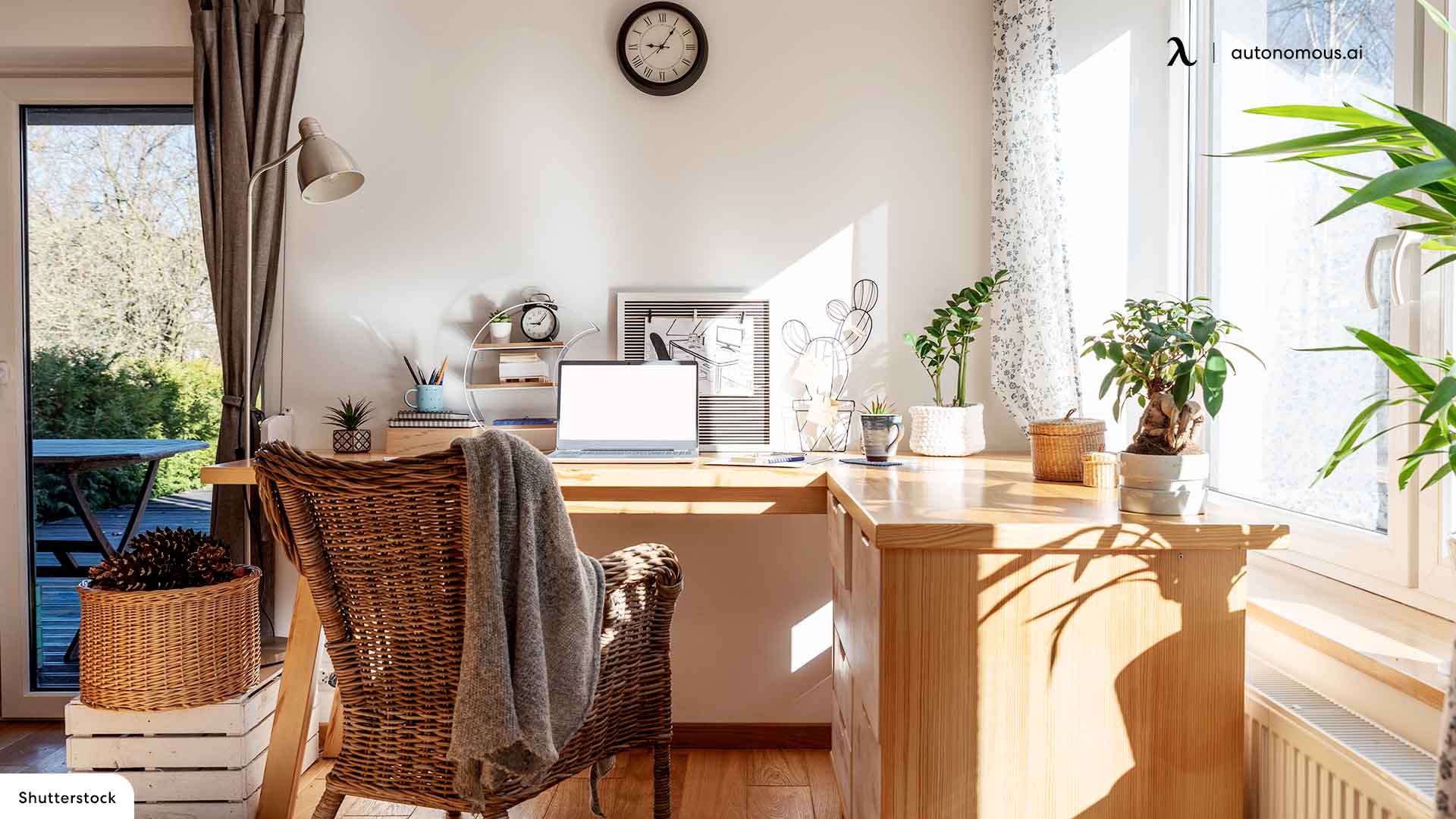 The 20 Best Corner Desks for Home Office Workers