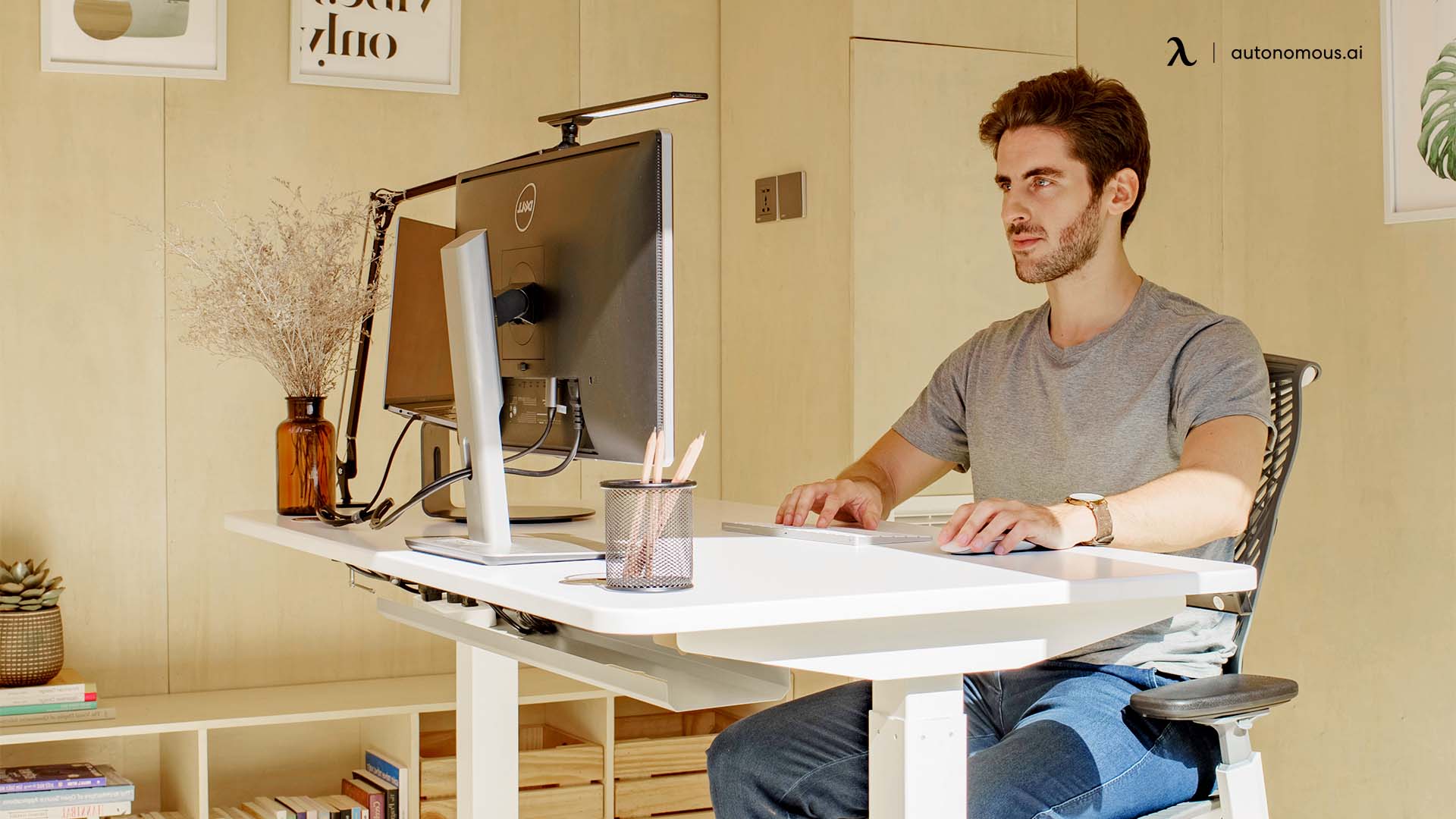20 Best Standing Desks with Keyboard Tray on the Market 2022