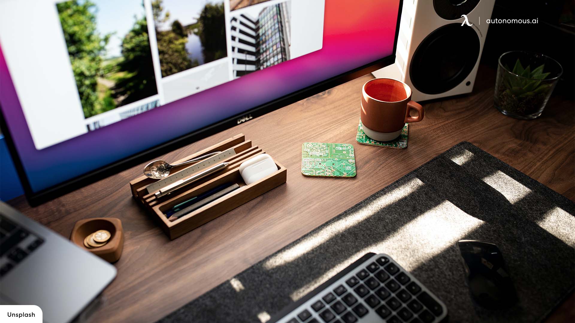 25 Essential Home Office Desk Accessories in 2022