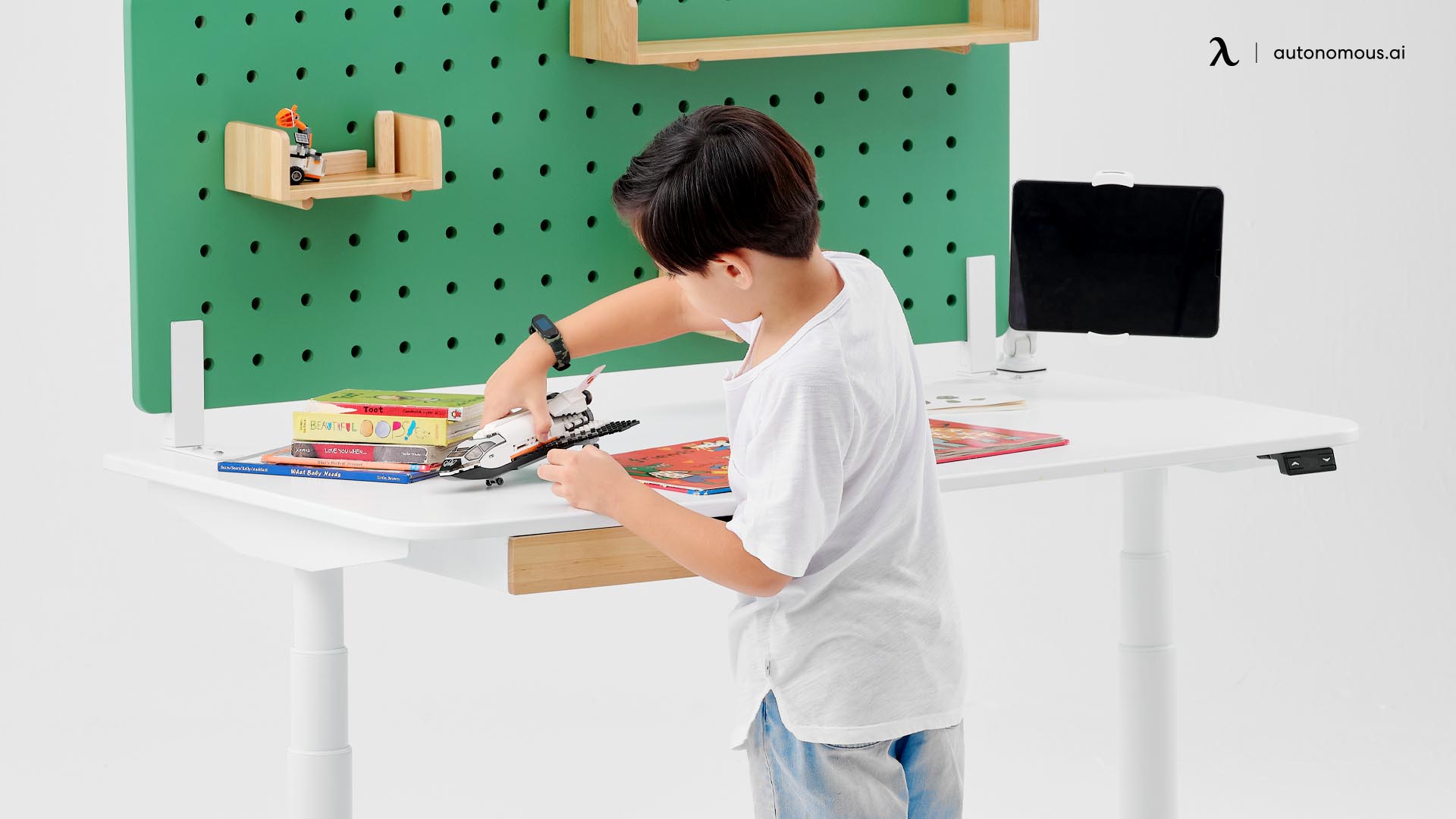 The 3 Best Height Adjustable Desk for Kids