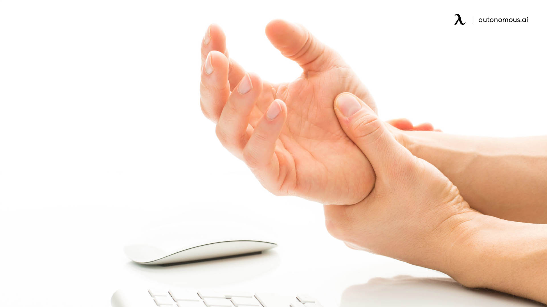 3 Ergonomic Solutions to Fight Thumb Pain