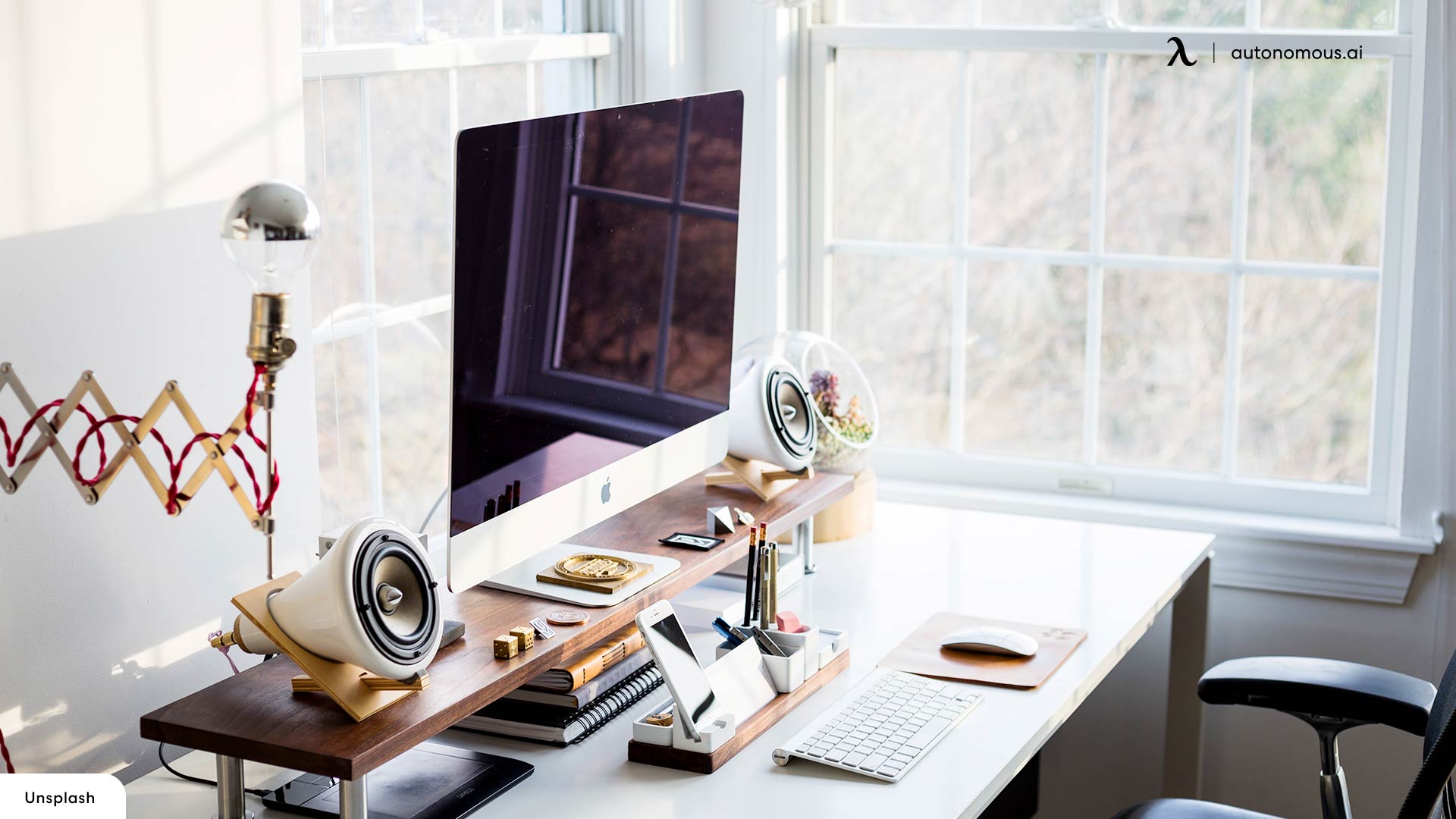3 Office Desk Gadgets that Makes Your Employees More Productive