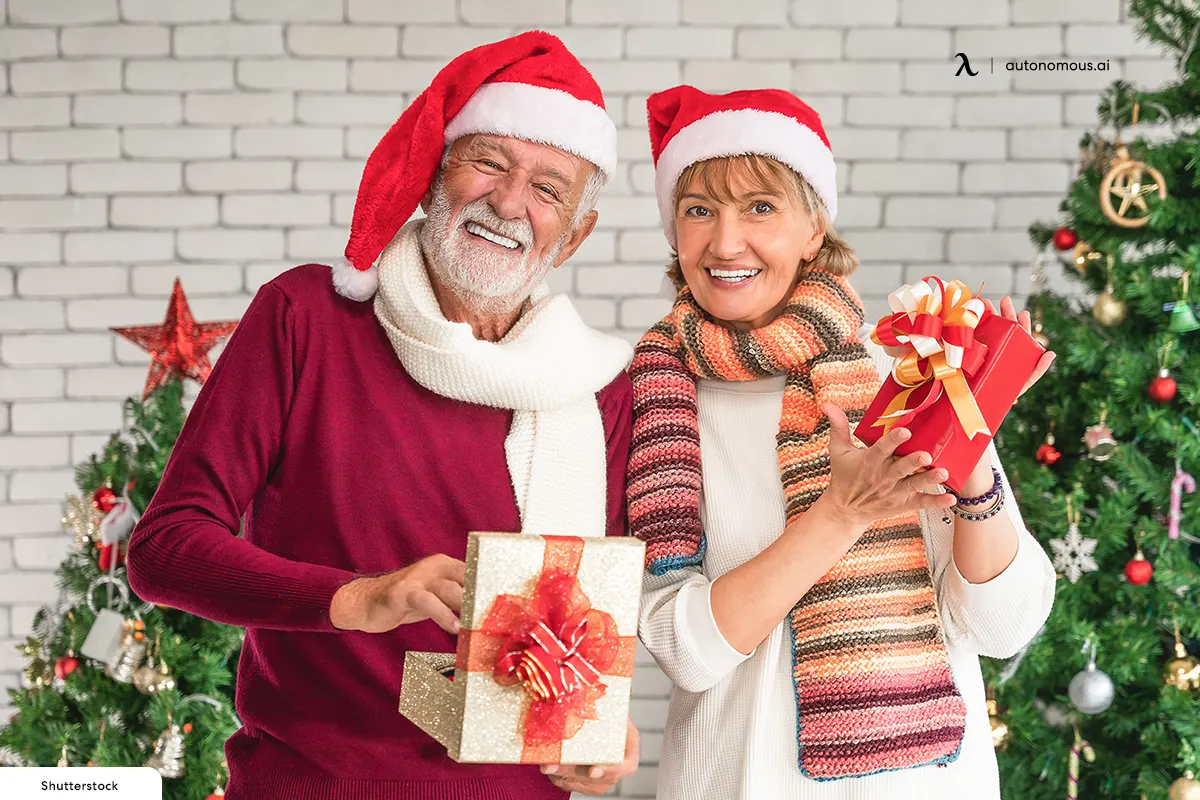 30+ Christmas Gifts for Elderly People to Promote Good Health