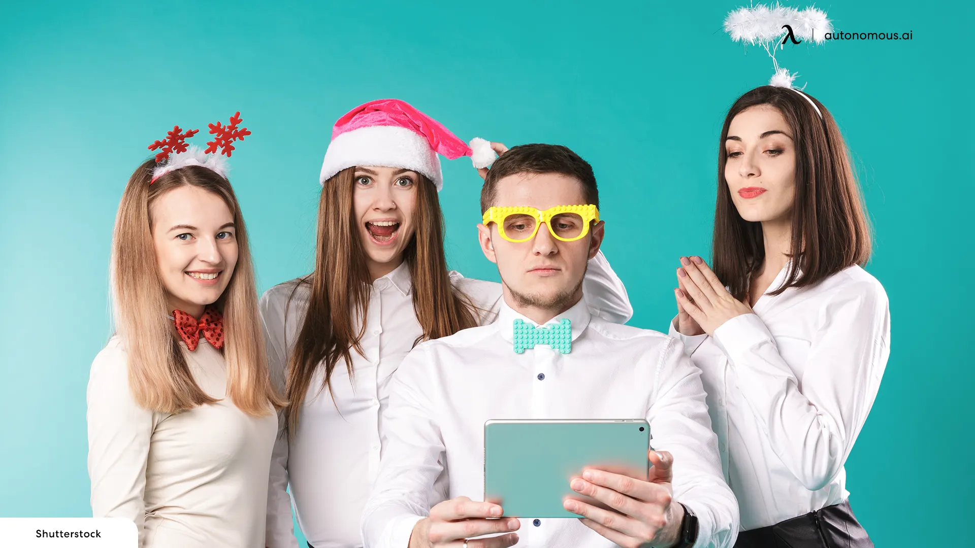 30 Meaningful Christmas Gifts for Employees to Boost Morale